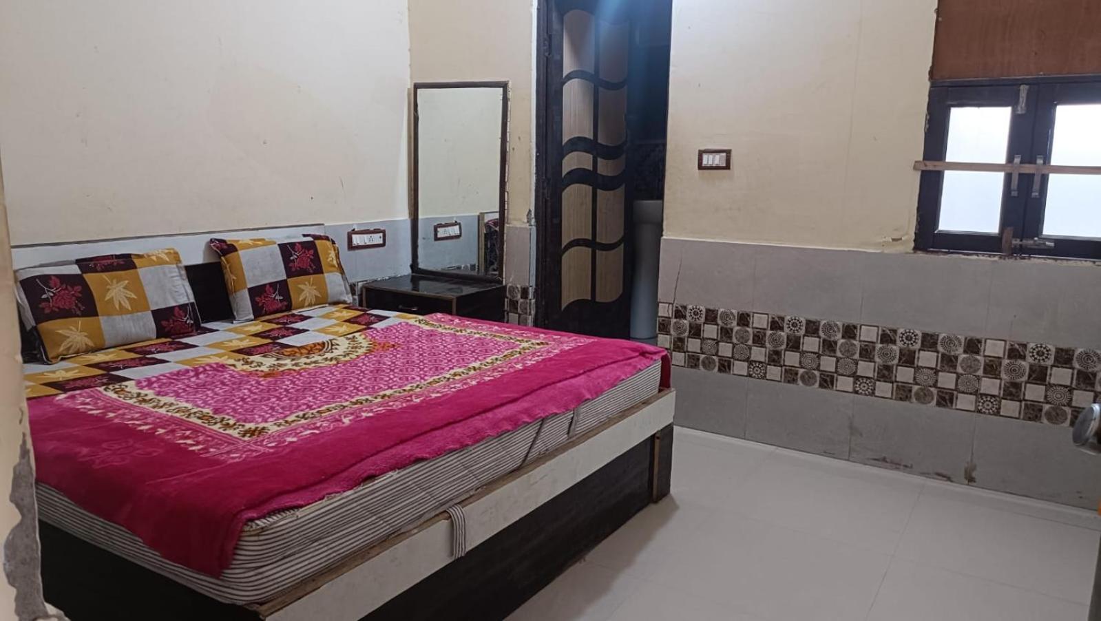 Guest house Tulsi *