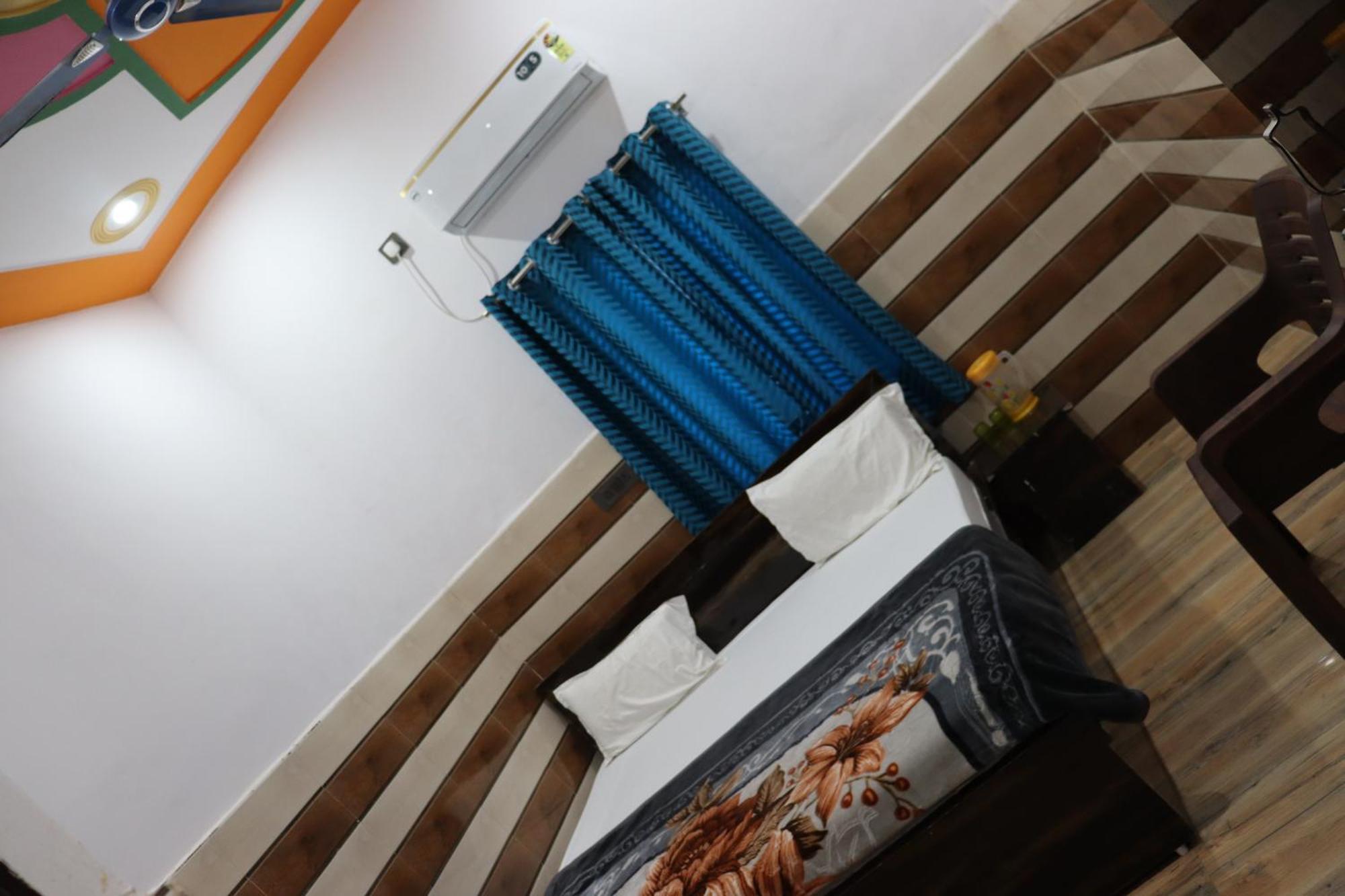 Hotel K.d. Dham Near Prem Mandir *