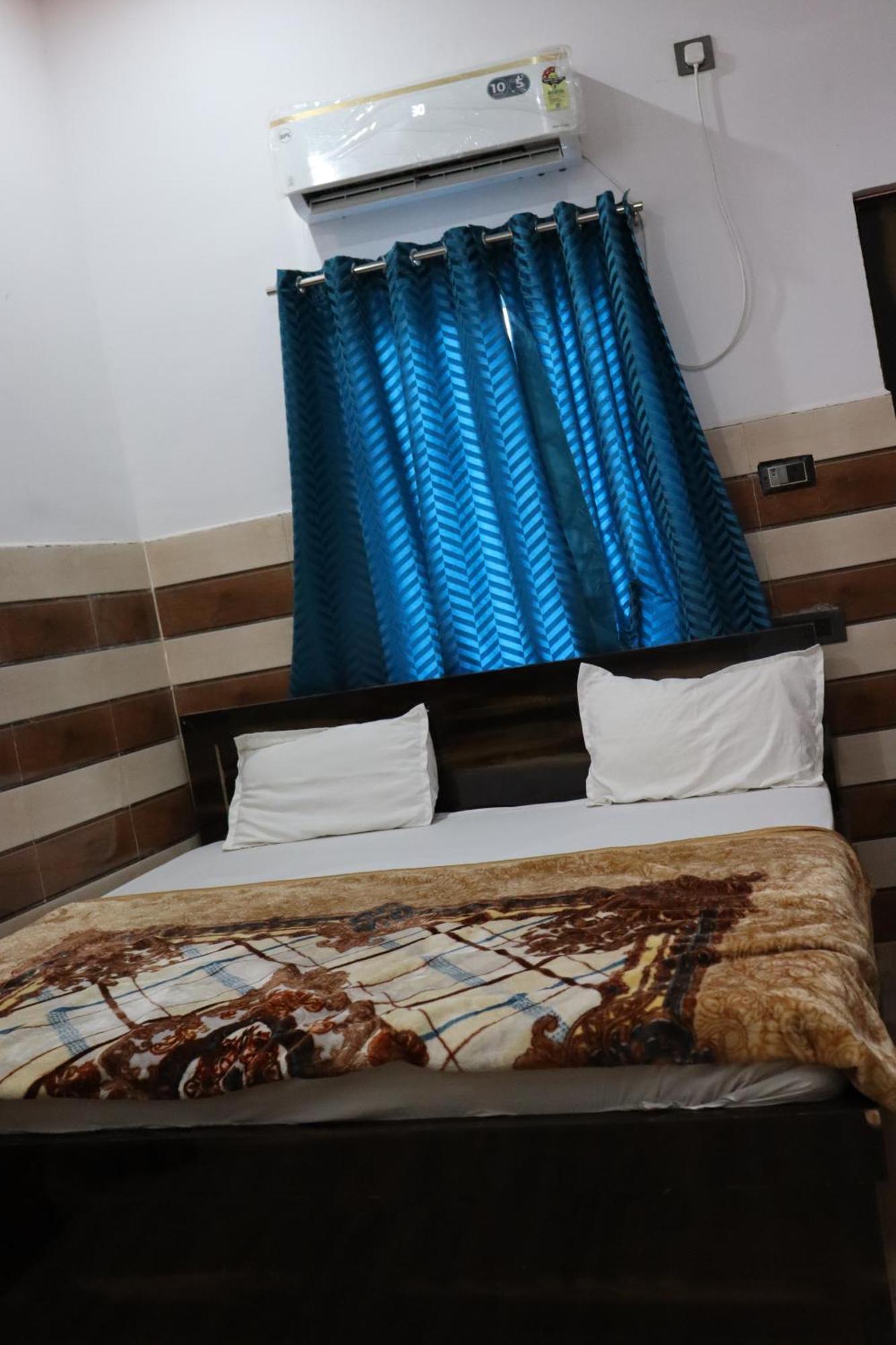Guest house K.d. Dham-near Prem Mandir Vrindavan