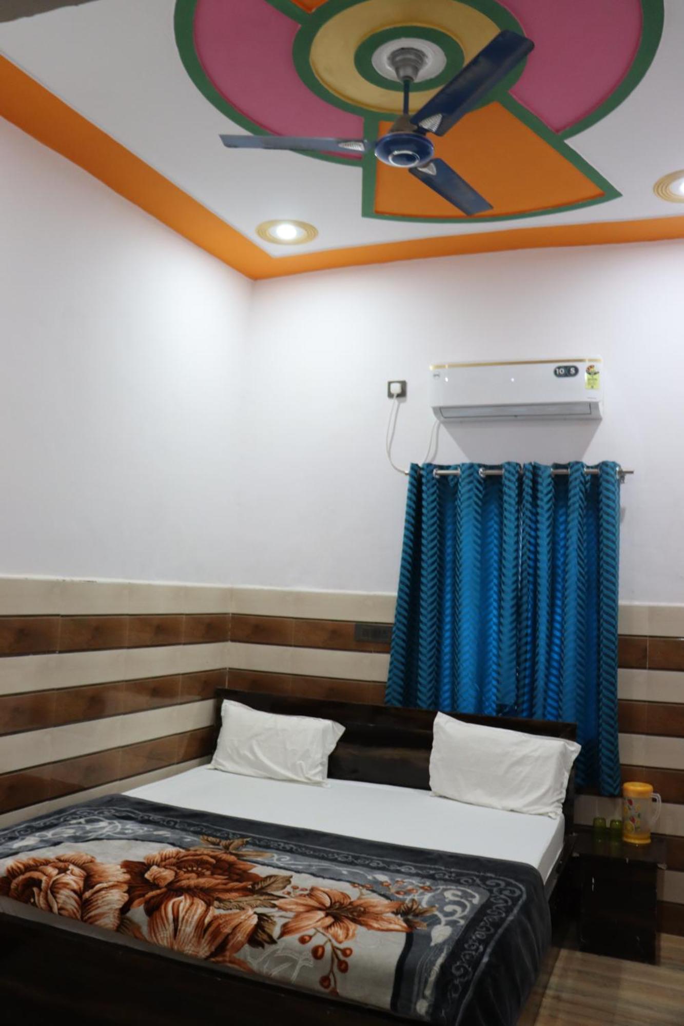 K.d. Dham-near Prem Mandir Guest house *