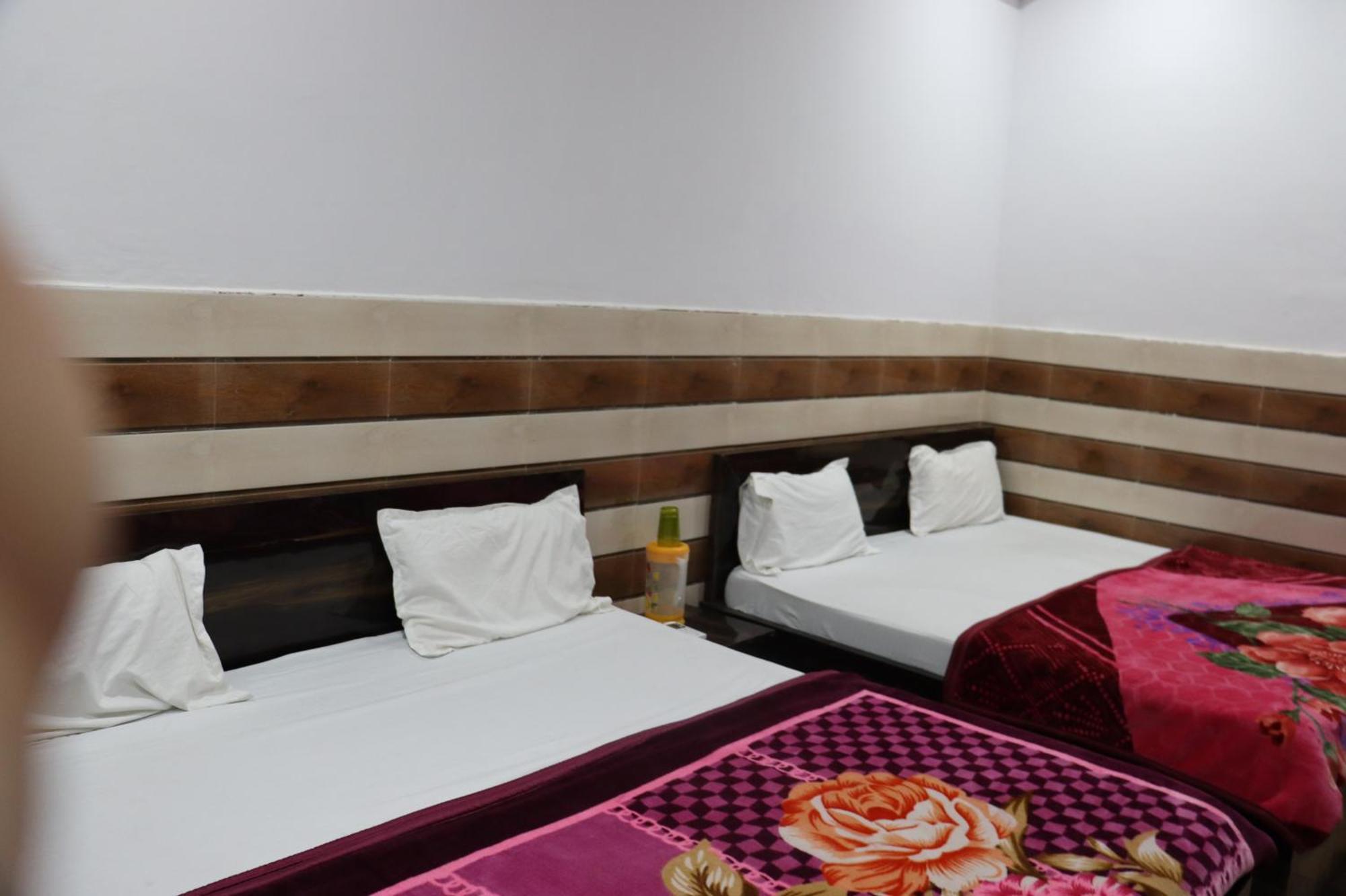 Guest house K.d. Dham-near Prem Mandir