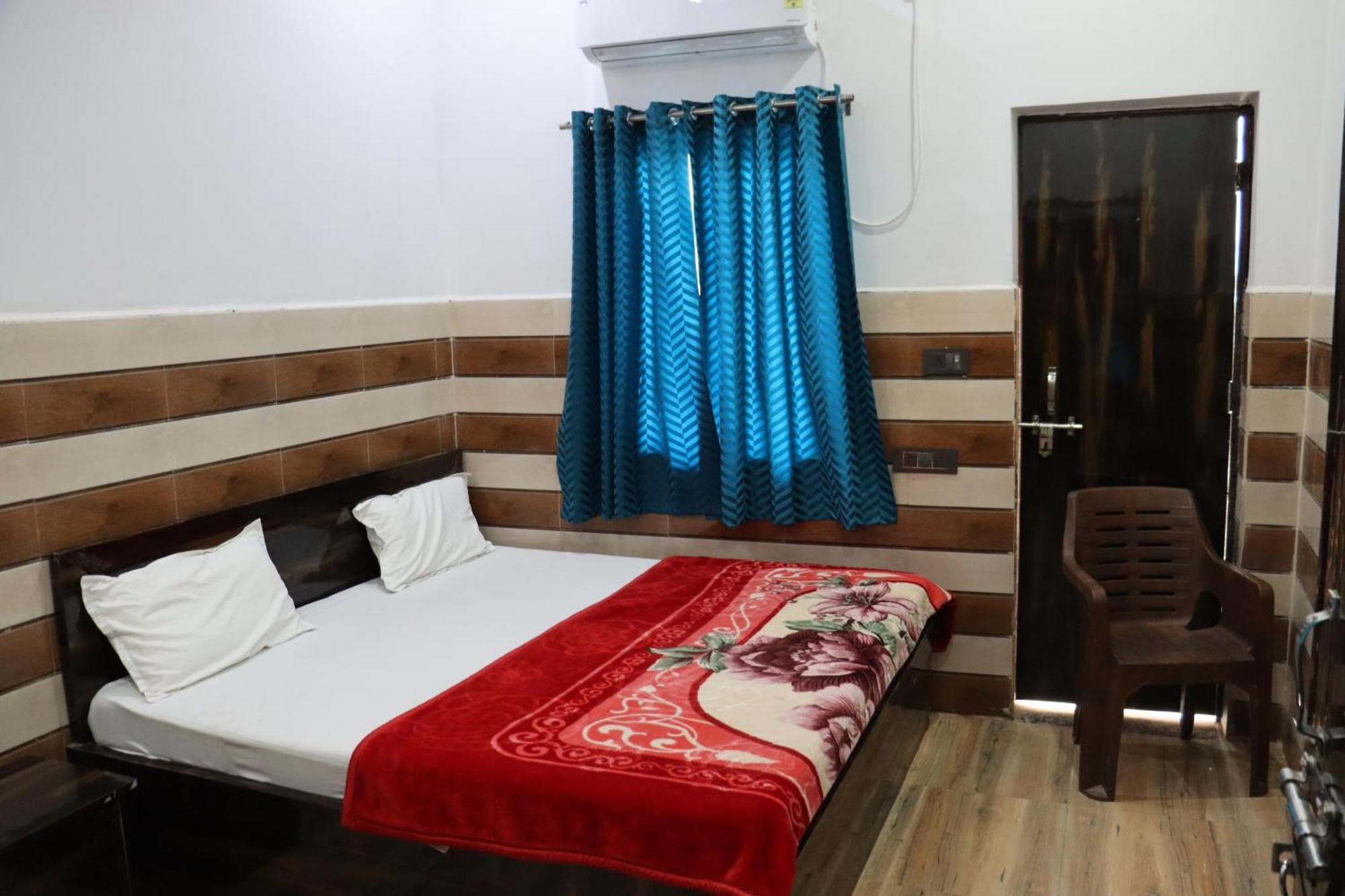 K.d. Dham-near Prem Mandir Guest house *