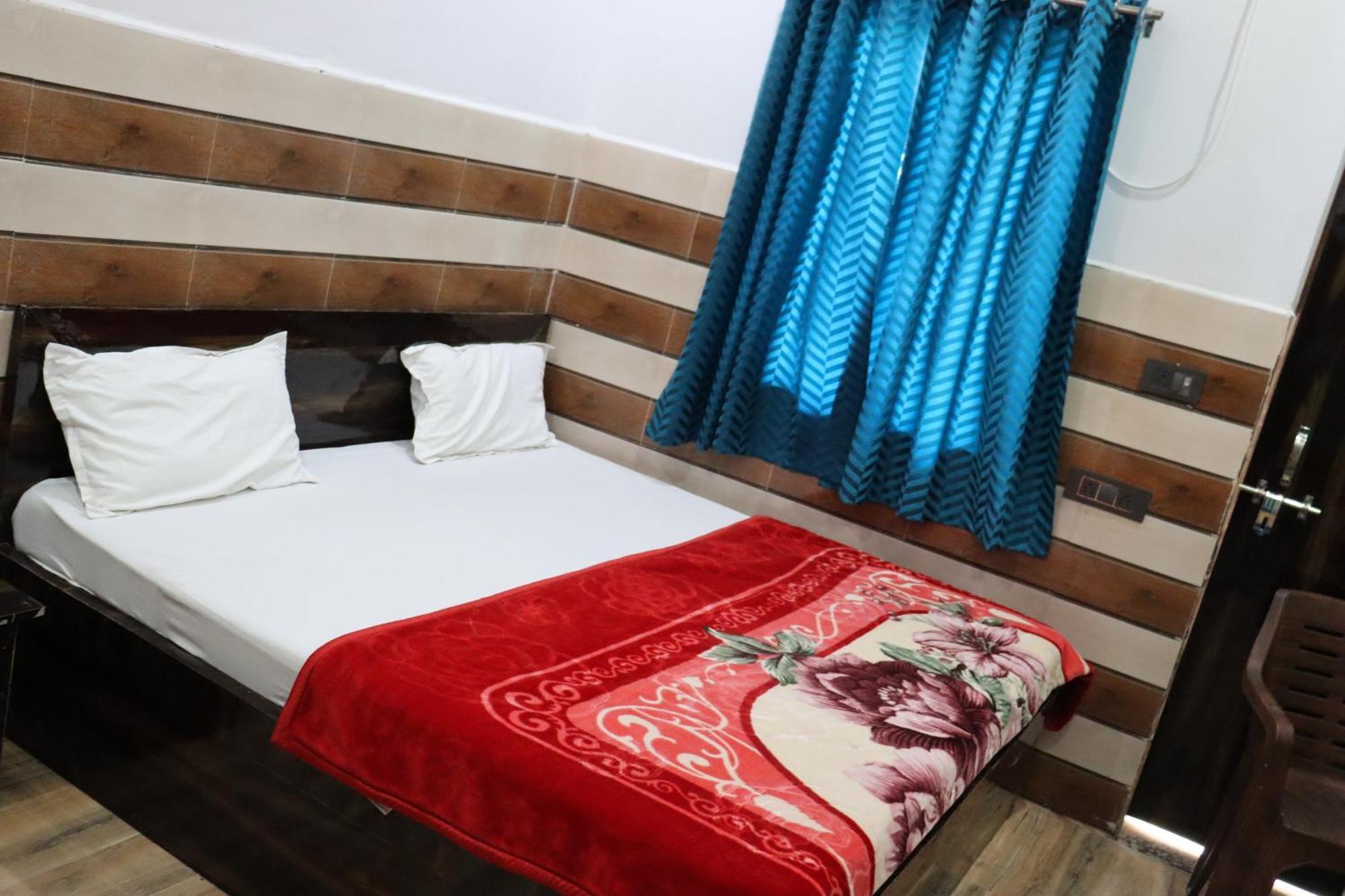 K.d. Dham-near Prem Mandir Guest house Vrindavan