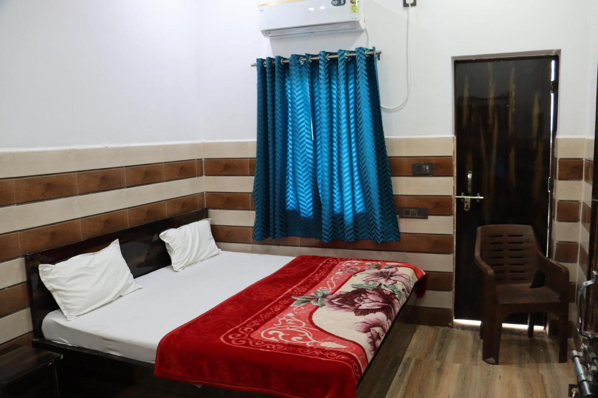 K.d. Dham-near Prem Mandir * Vrindavan
