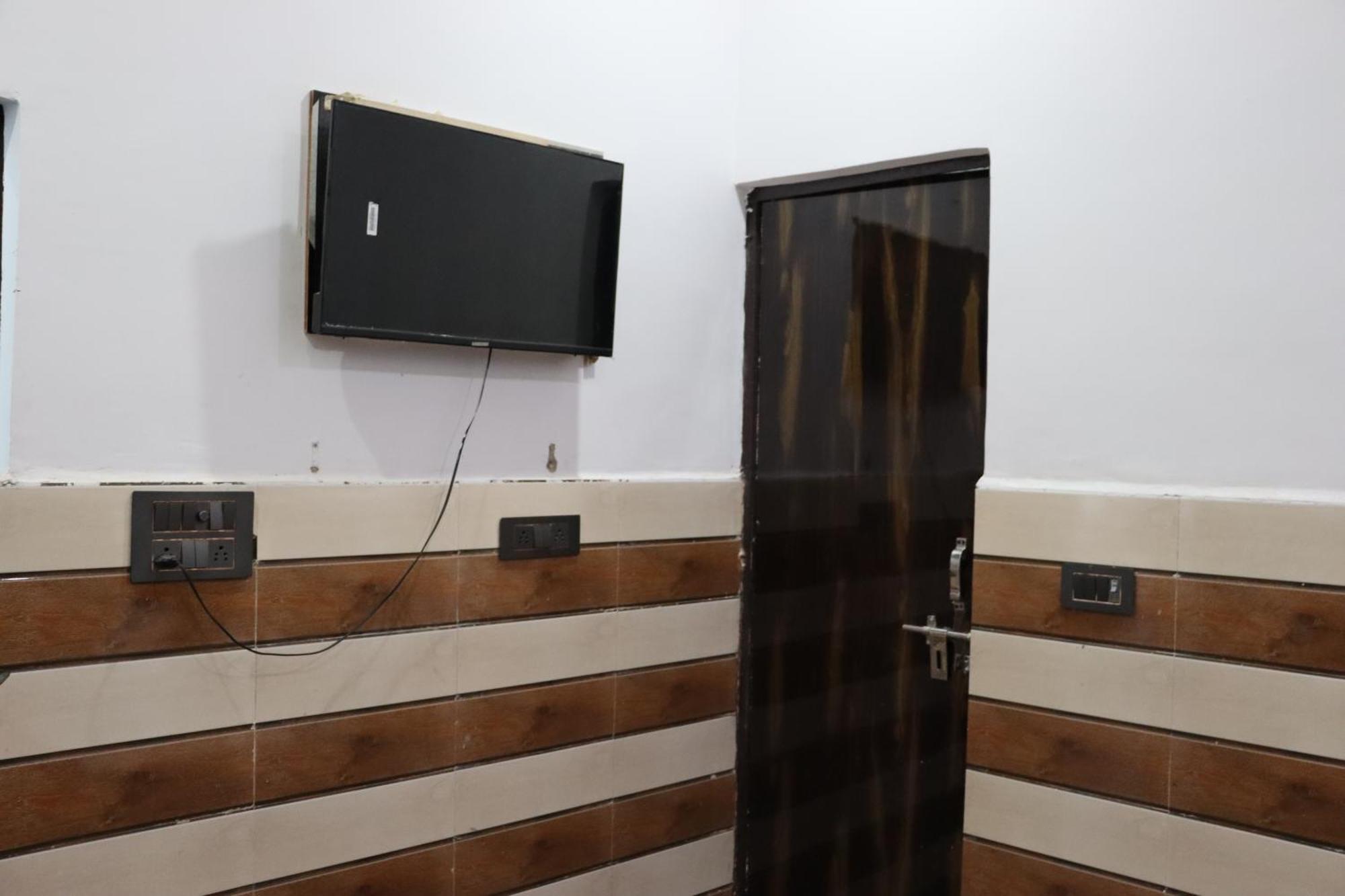 K.d. Dham-near Prem Mandir Vrindavan