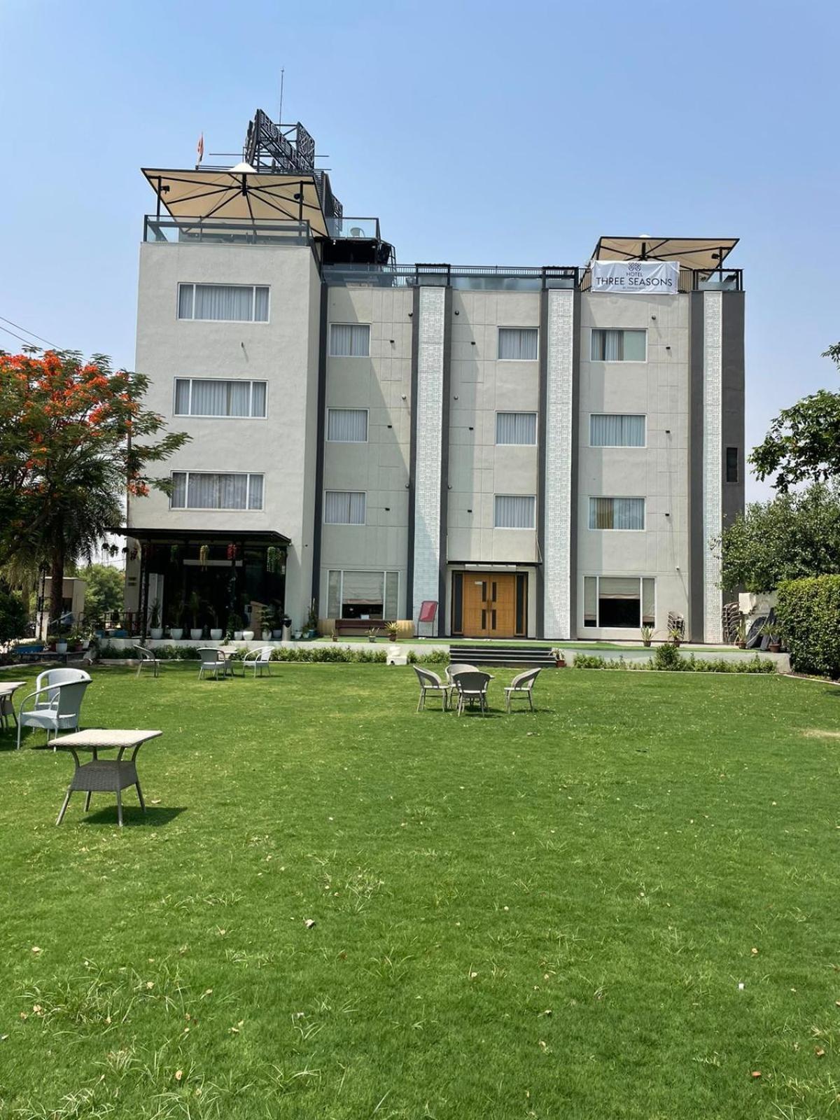 Three Seasons Hotel Vrindavan