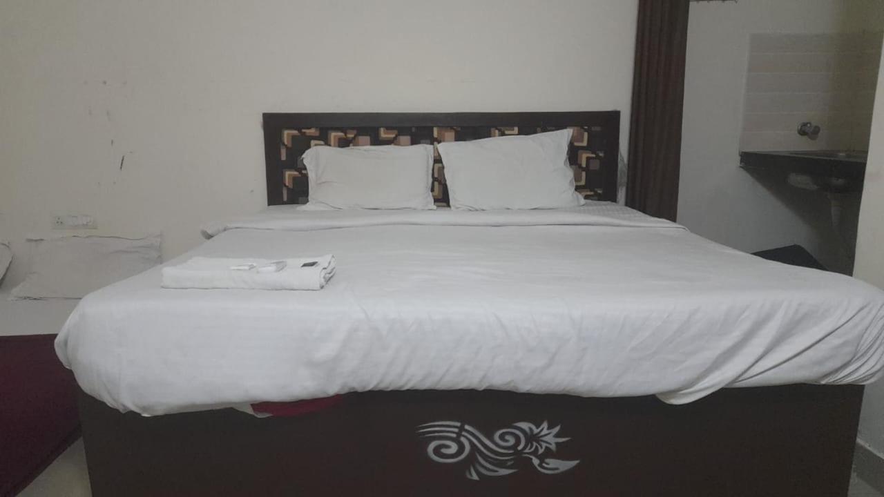 Meera Palace Omaxe