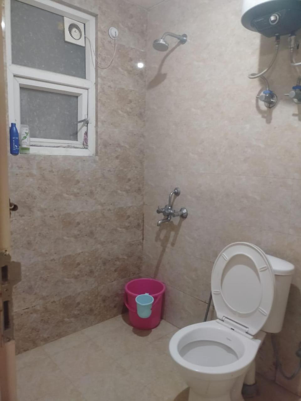 Meera Palace Omaxe Holiday home Vrindavan