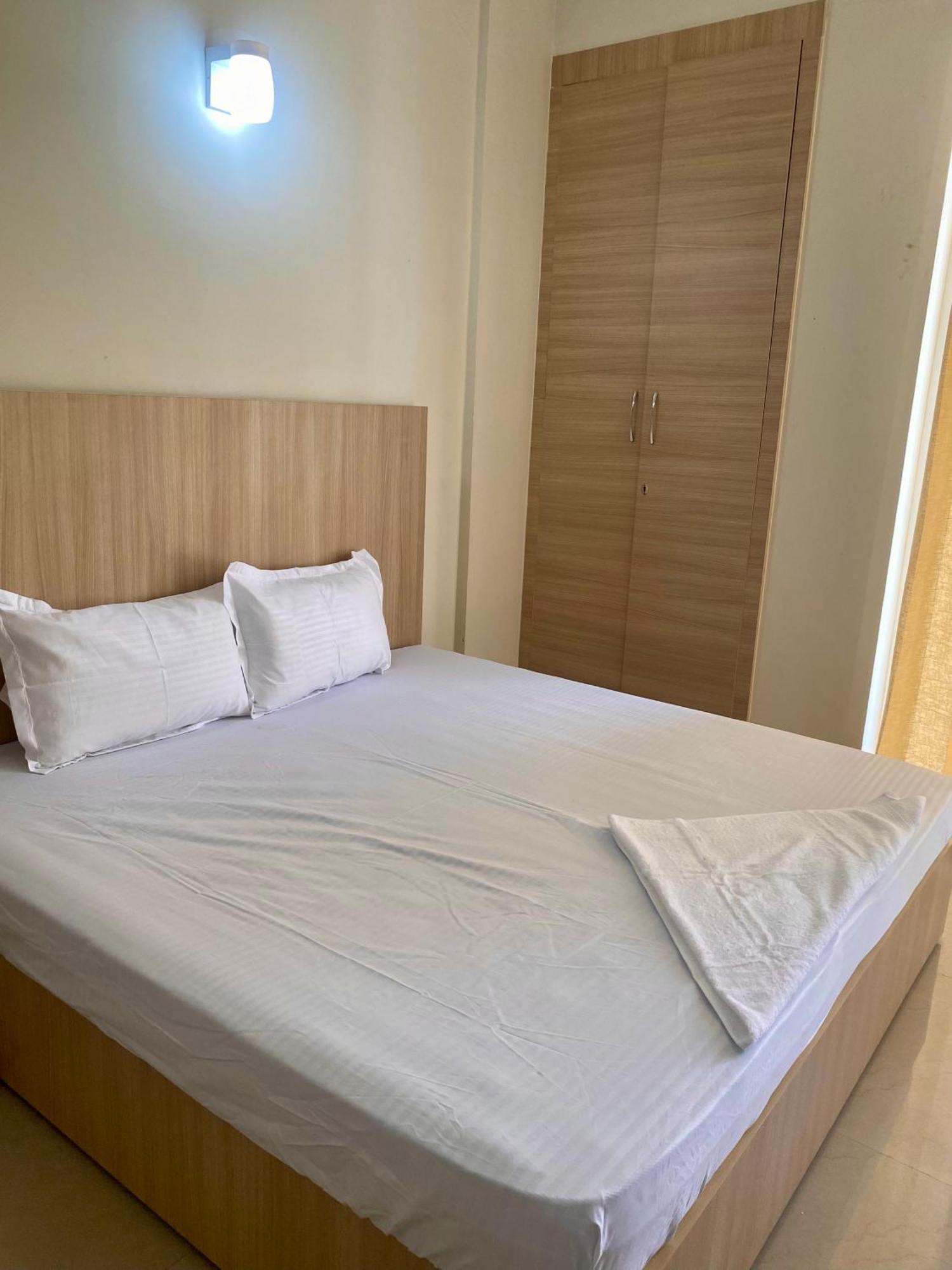 Nikunj Abodes - Omaxe Apartment *