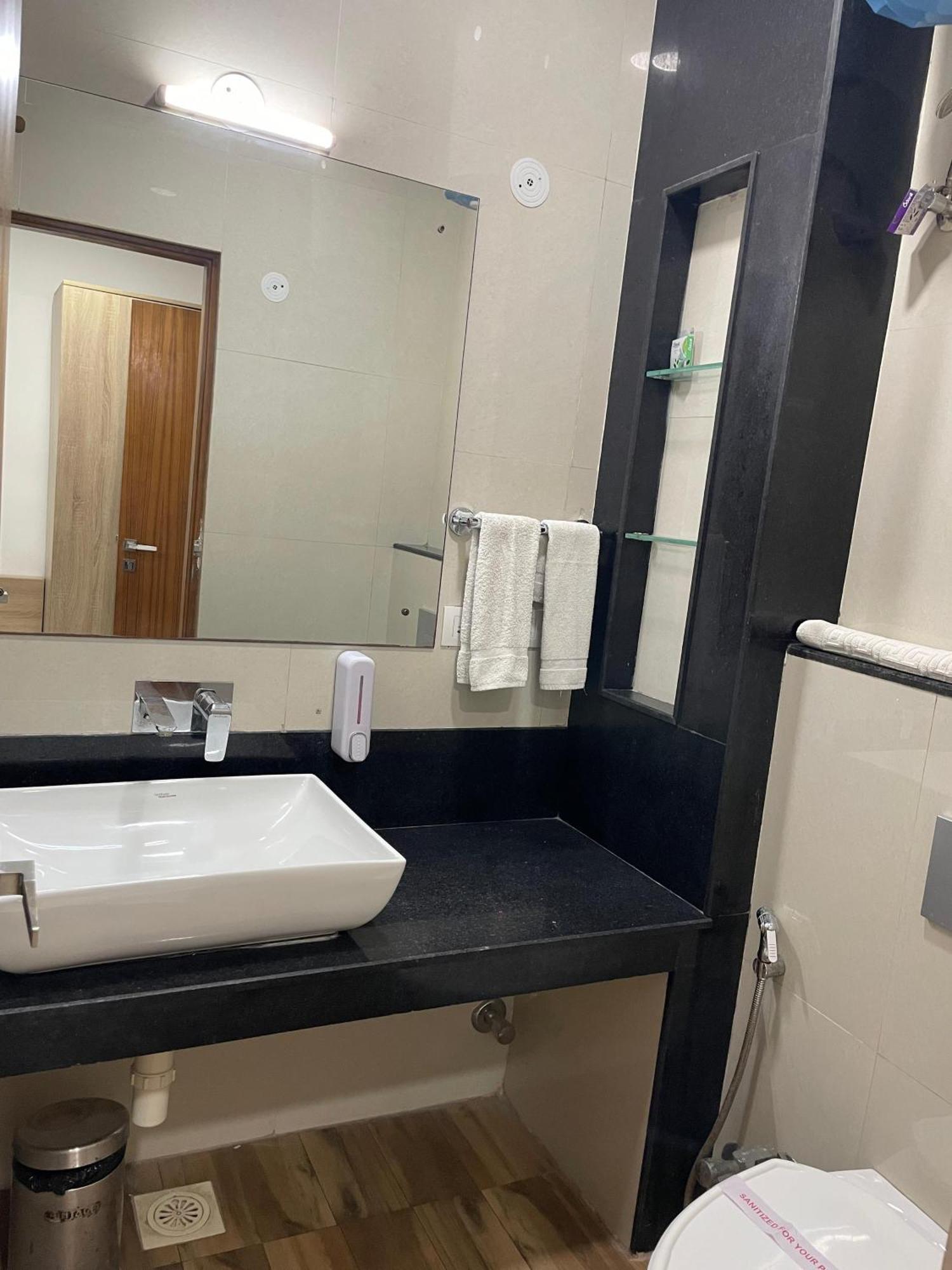 Hotel Seth Murlidhar Seva Sadan-near Prem Mandir