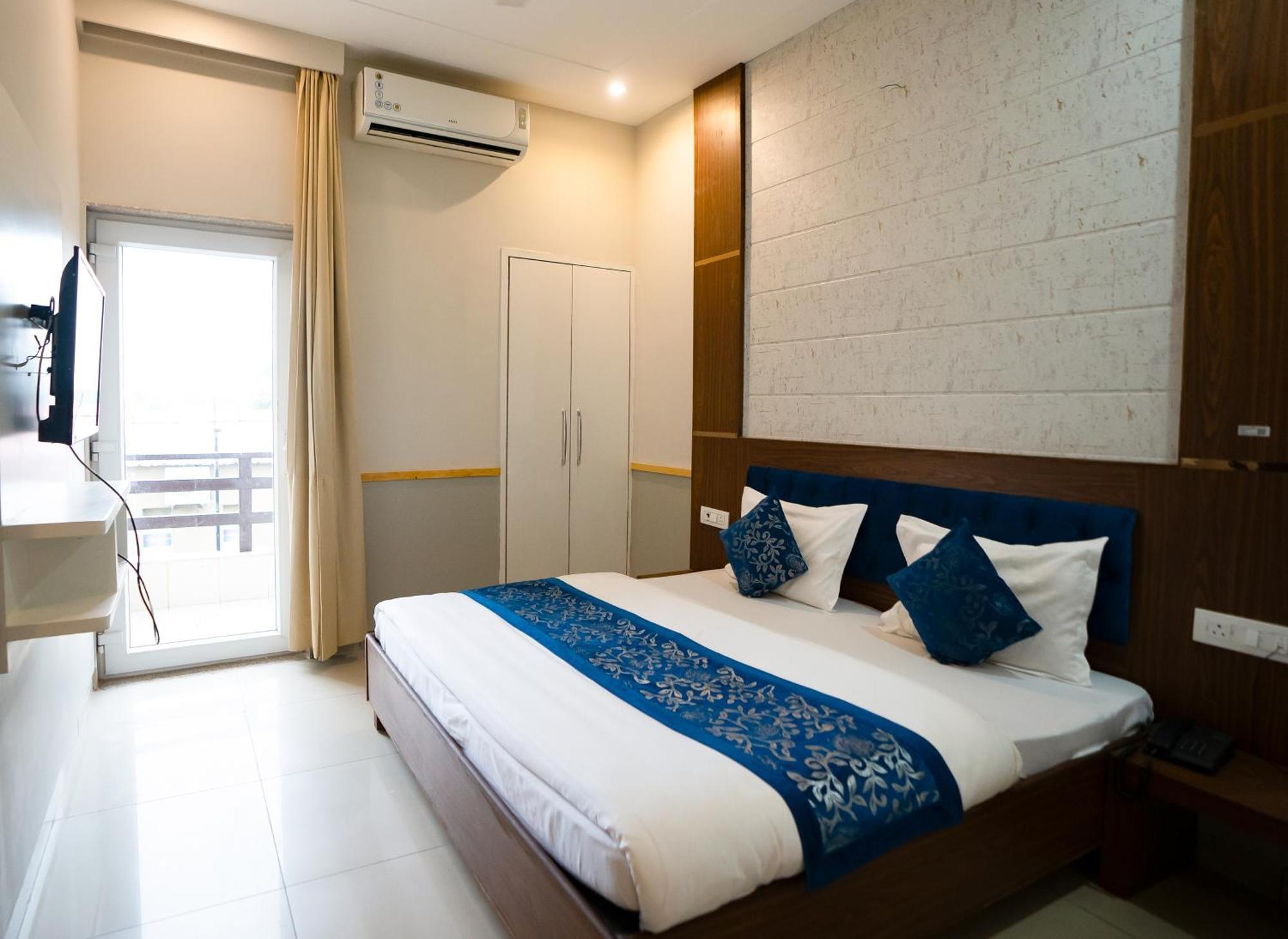 Hotel Vrinda Anandam Vrindavan