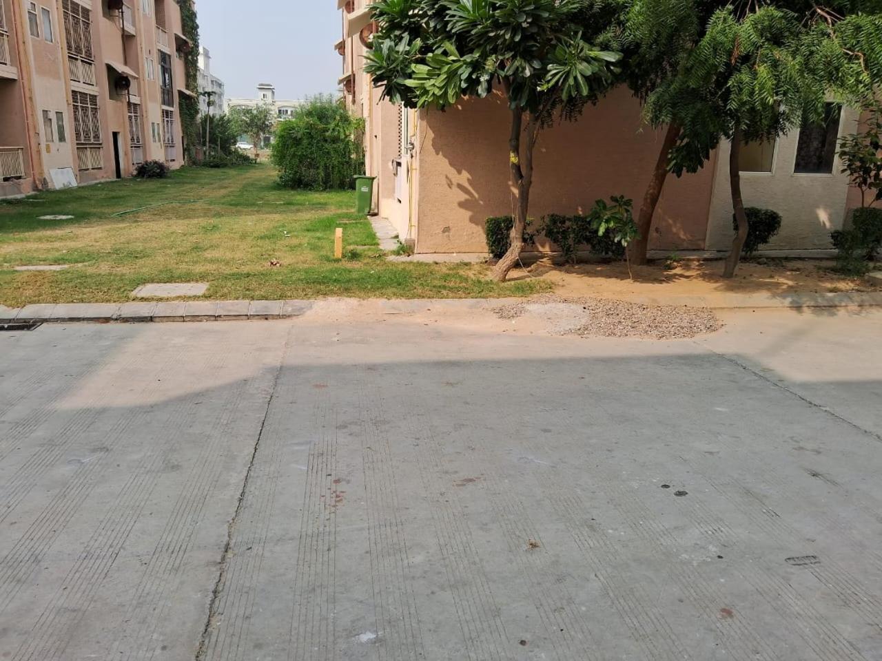 Vanshiwat Niwas Apartment *