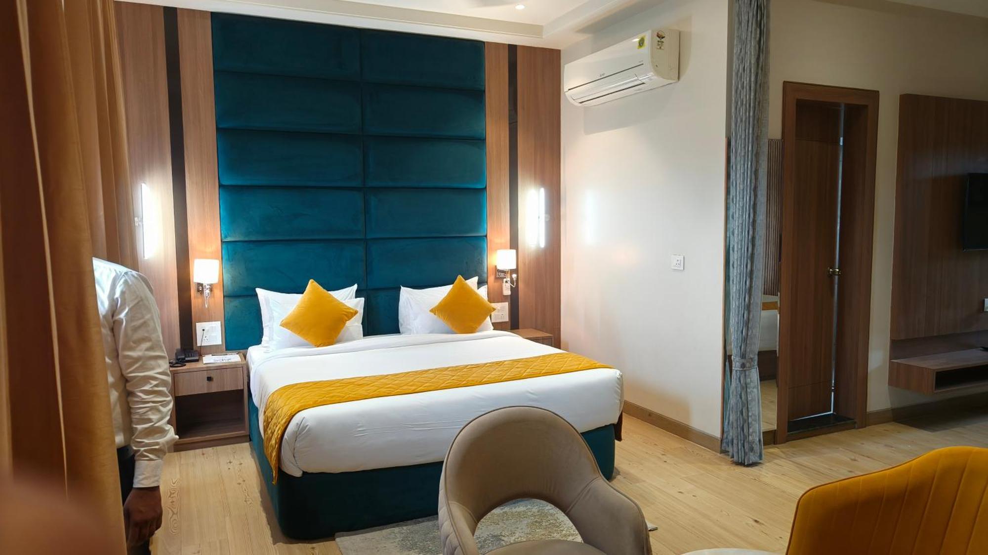 Three Seasons Hotel