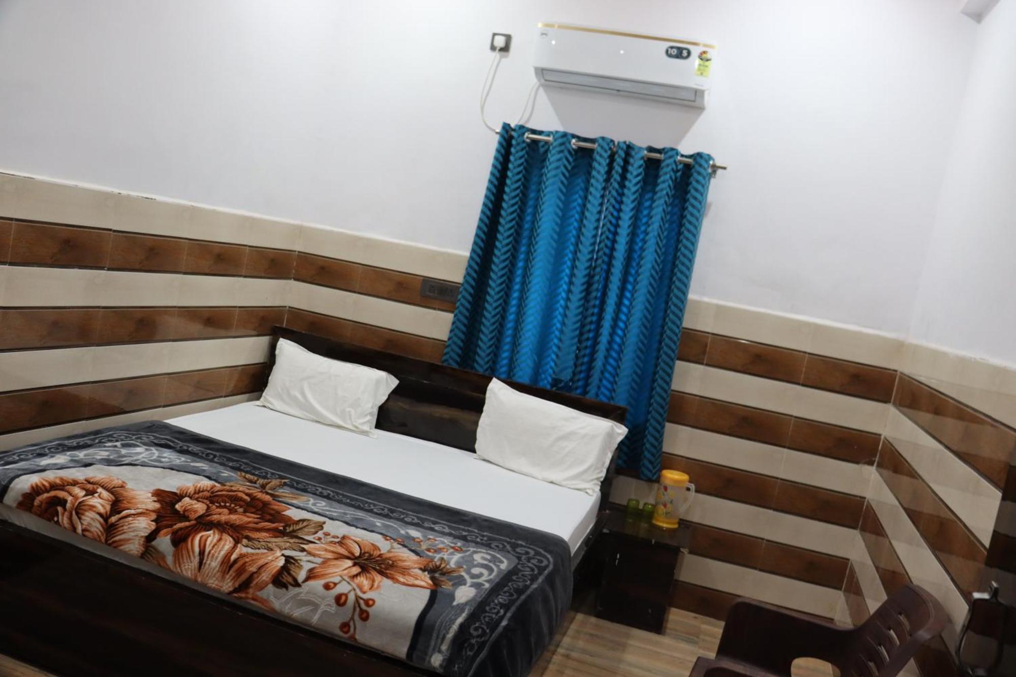 Guest house K.d.dham-near Prem Mandir *