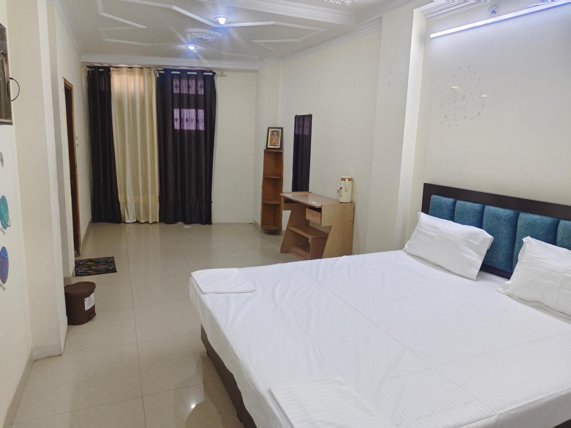 Radhika Dham Homestay Homestay *