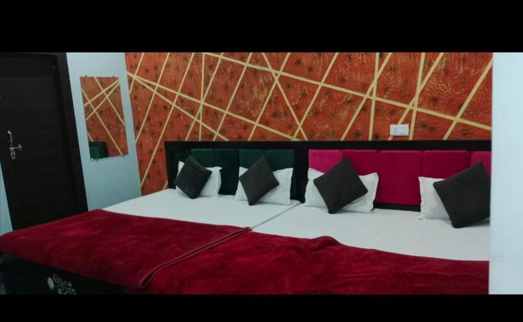 Hotel Vaishnavi Dham Vrindavan