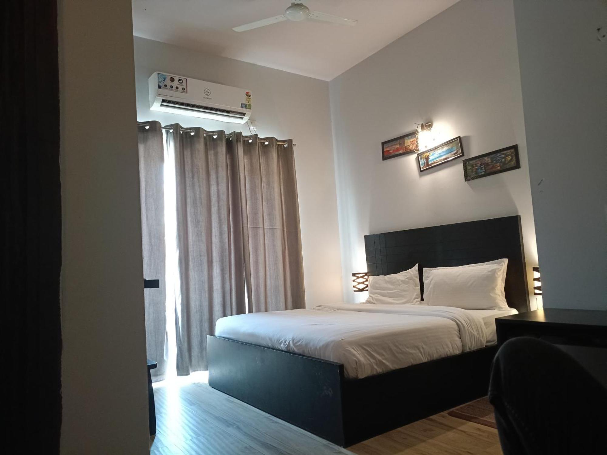 Vrindavan Suites Hotel 4*