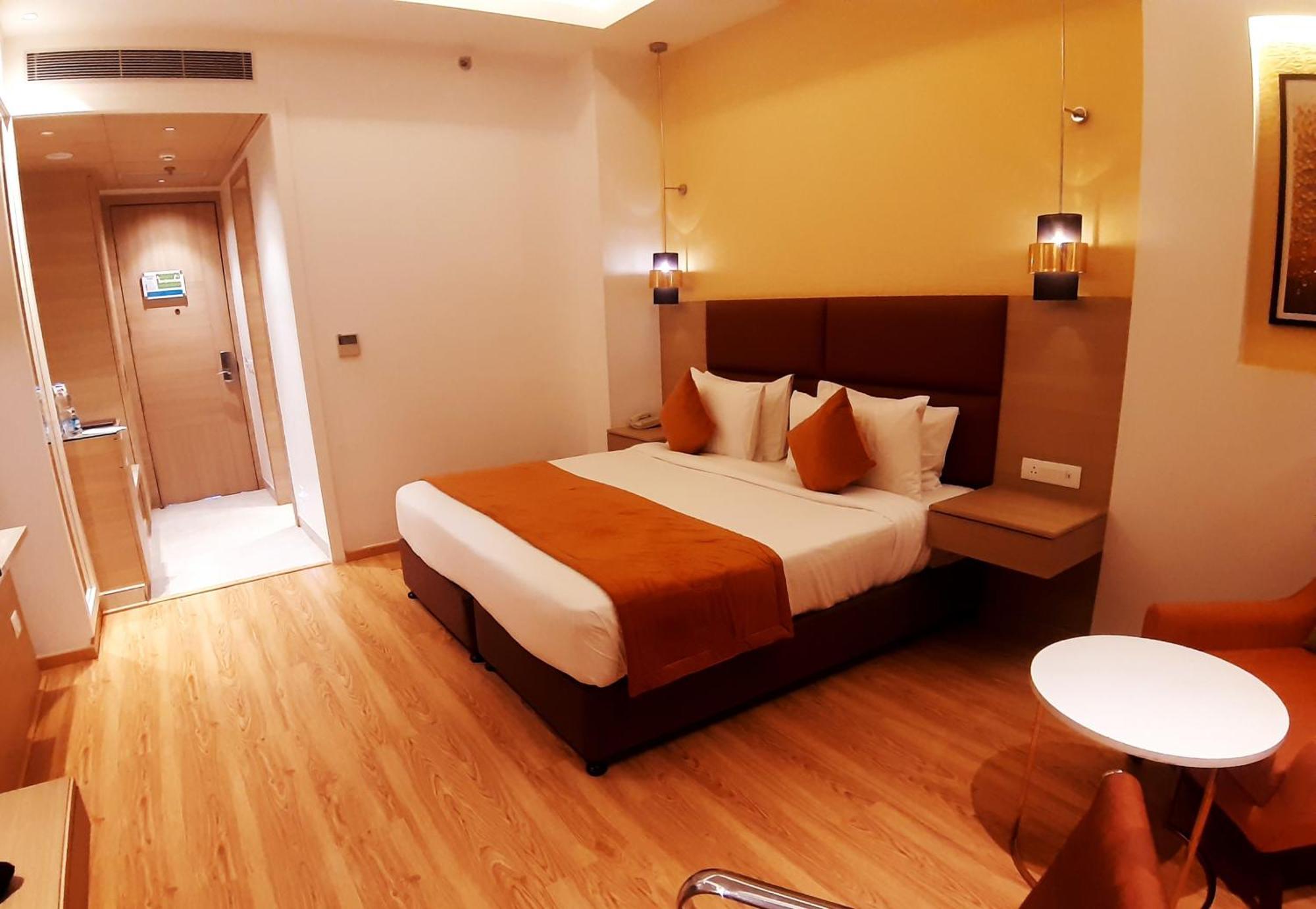 Western Hotel 4*