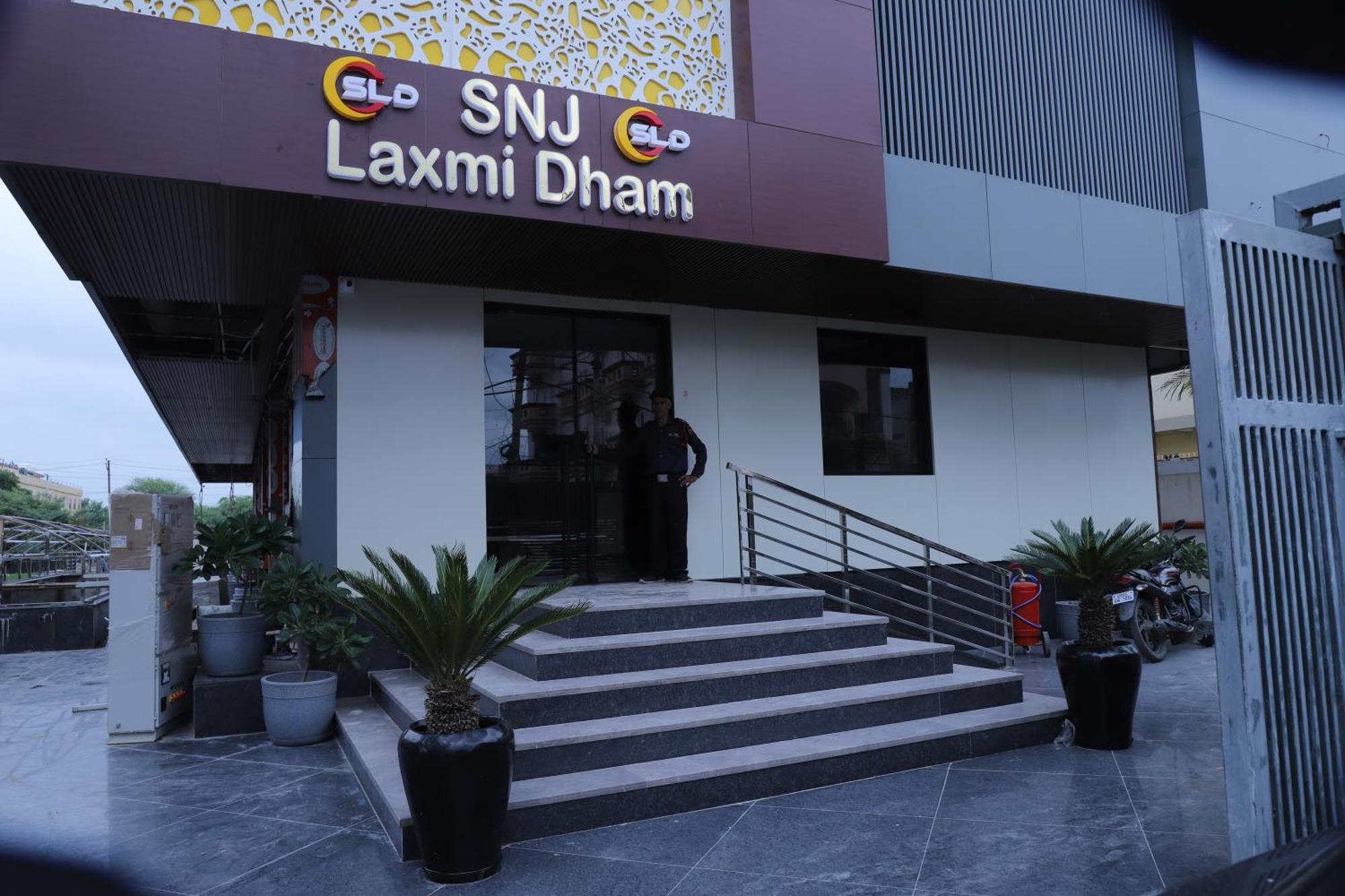 S.n.j Laxmi Dham Hotel Vrindavan