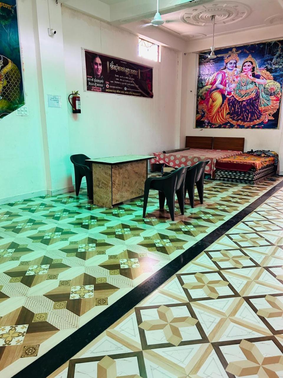 Mishri Lal Ju Ashram Guest house *