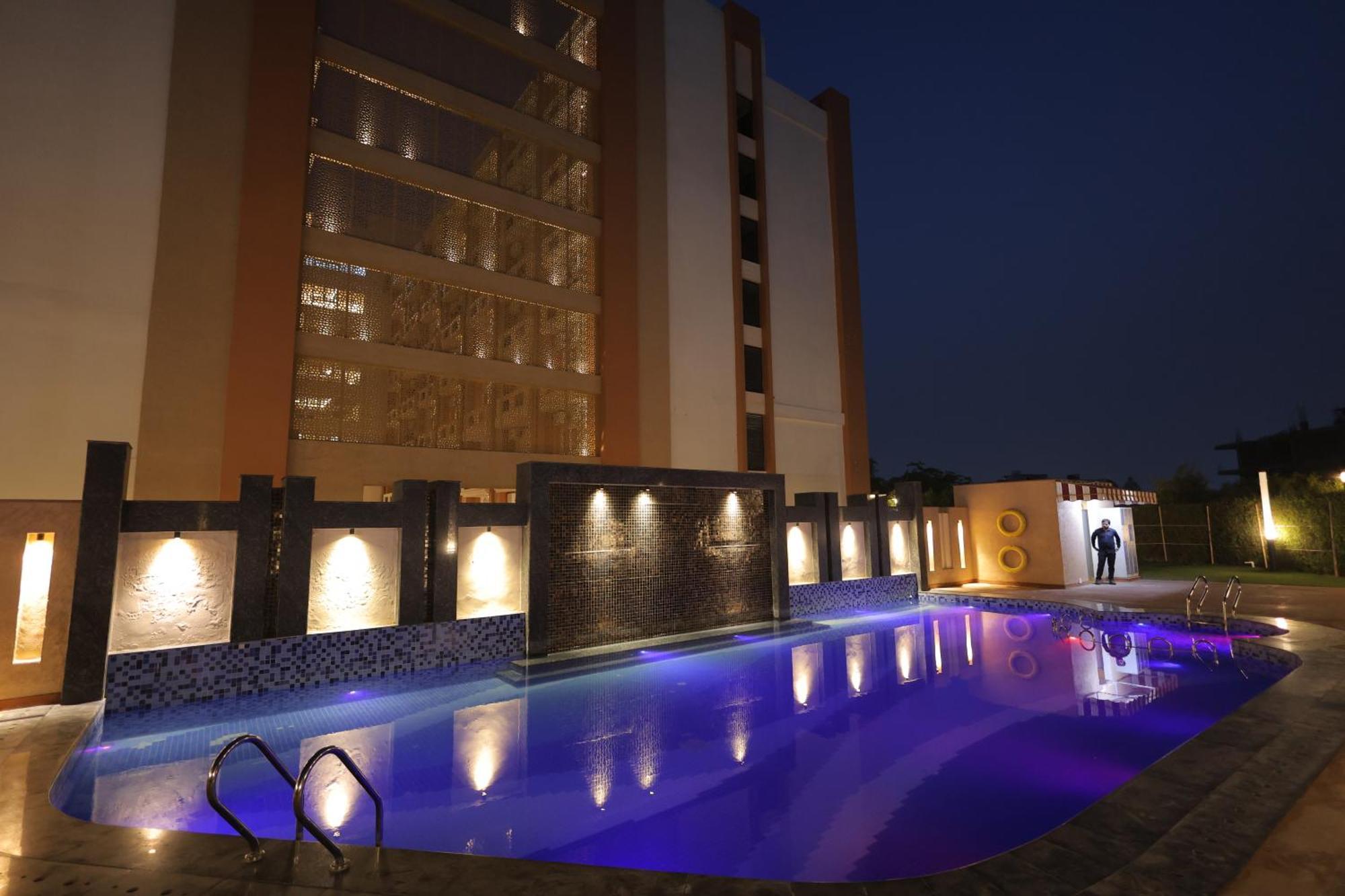 Apartment Hide Away Vrindavan