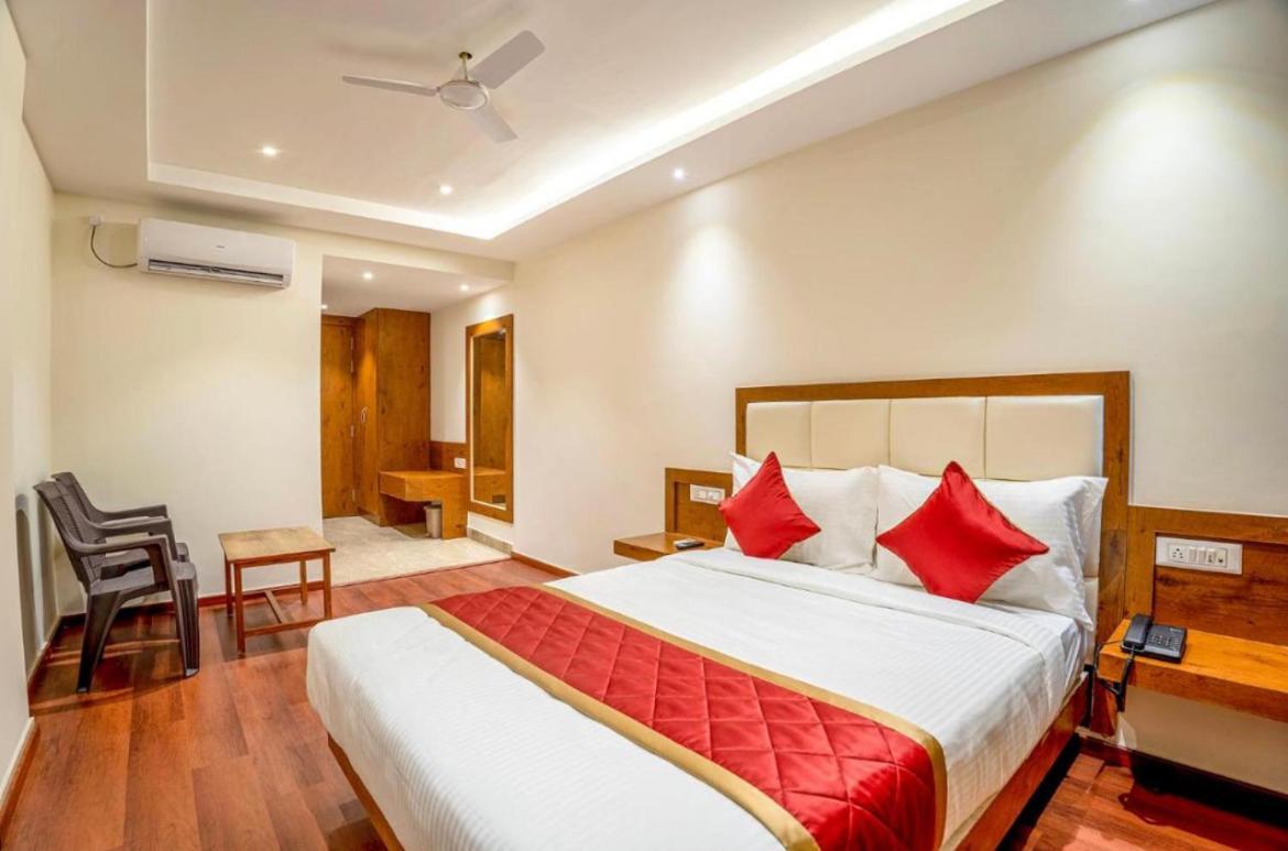 Homestay Olive Tree International By Krishiv - Best Location Vrindavan- In-house Parking Vrindavan