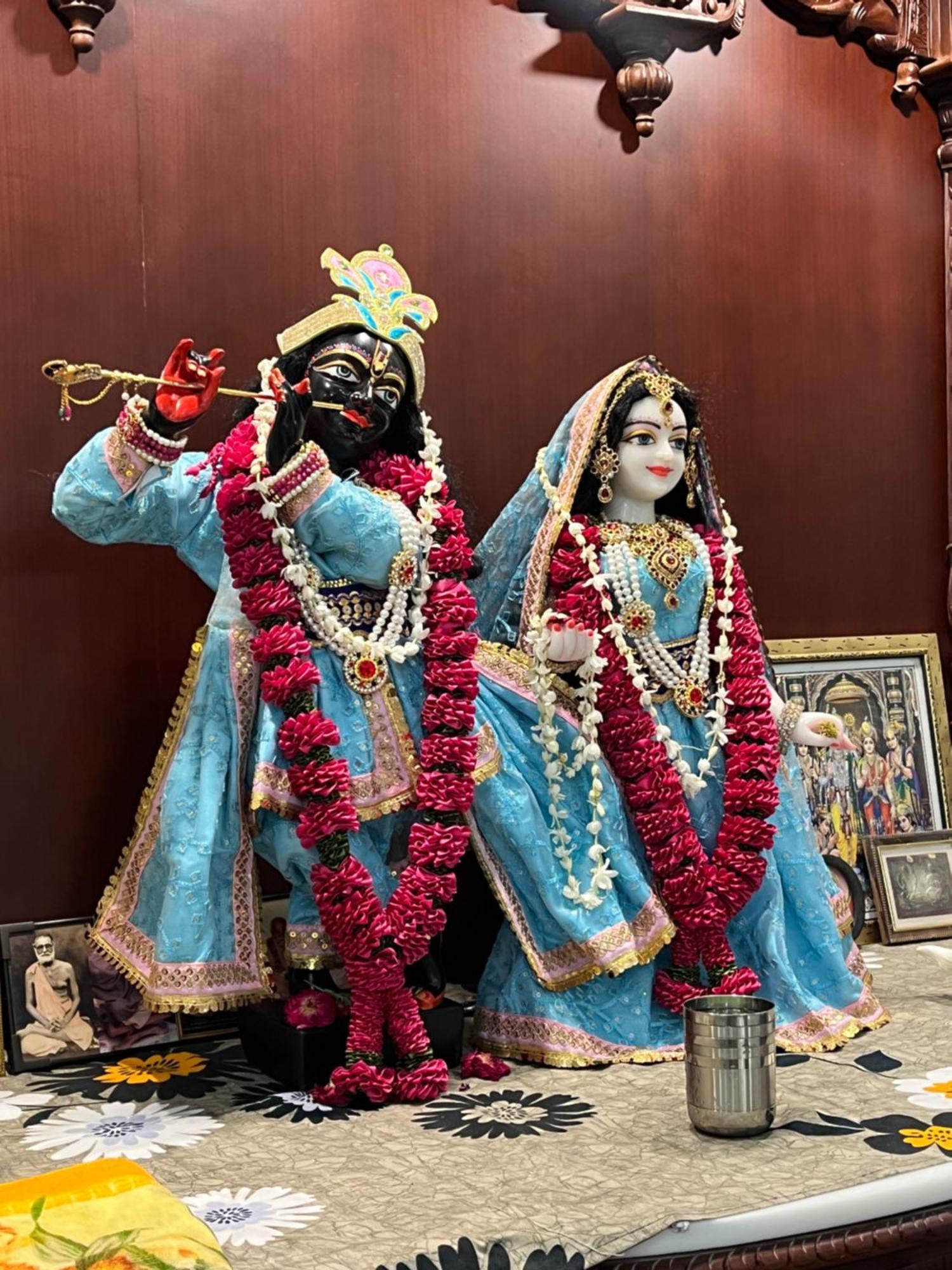 Guest house Radha Hridaynath Dham - Near Prem Mandir