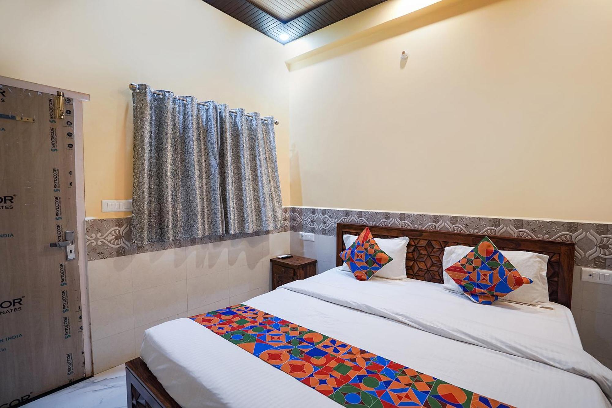 Hotel Fabhotel Ss Dham Vrindavan