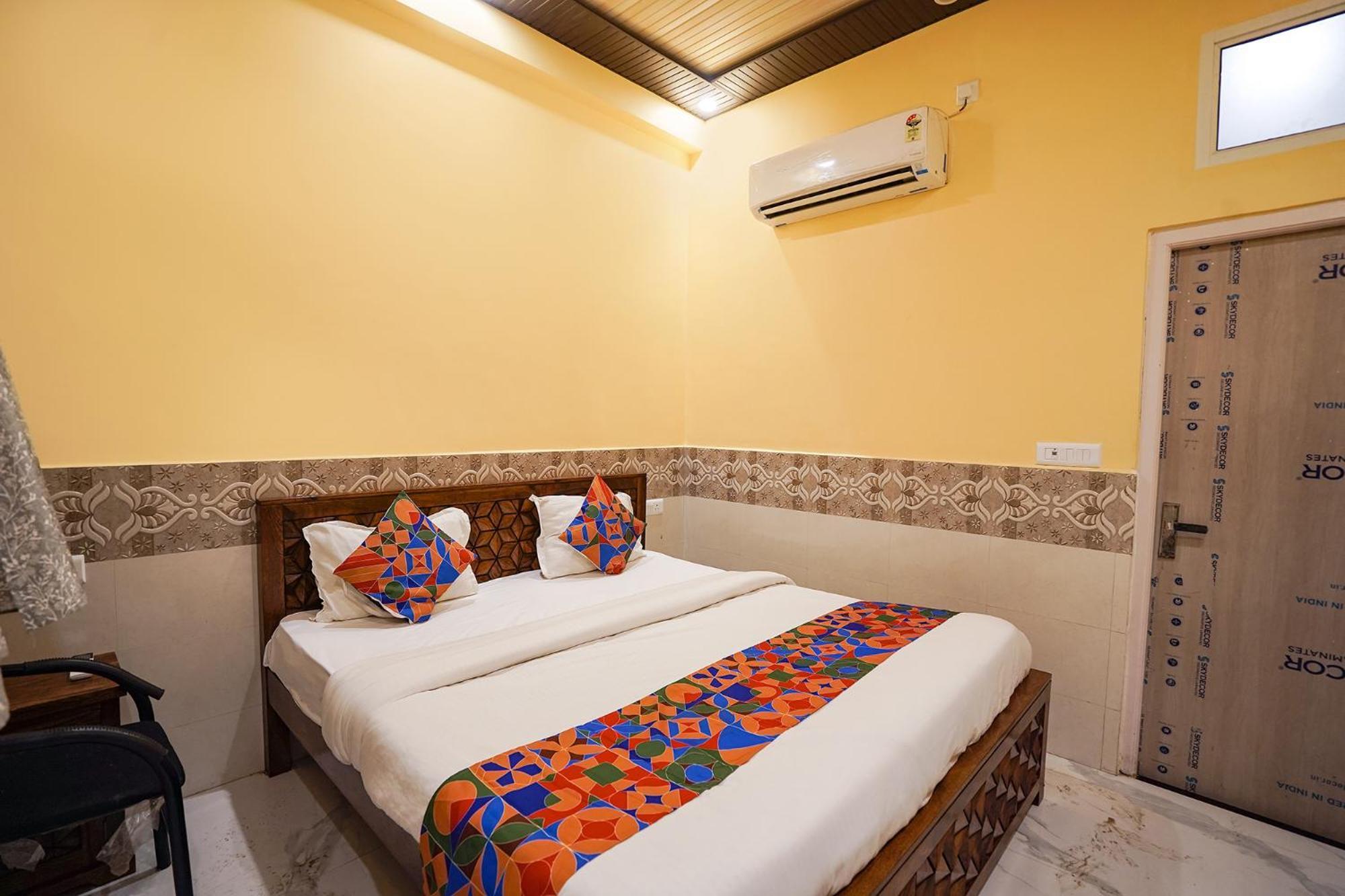 Hotel Fabhotel Ss Dham Vrindavan