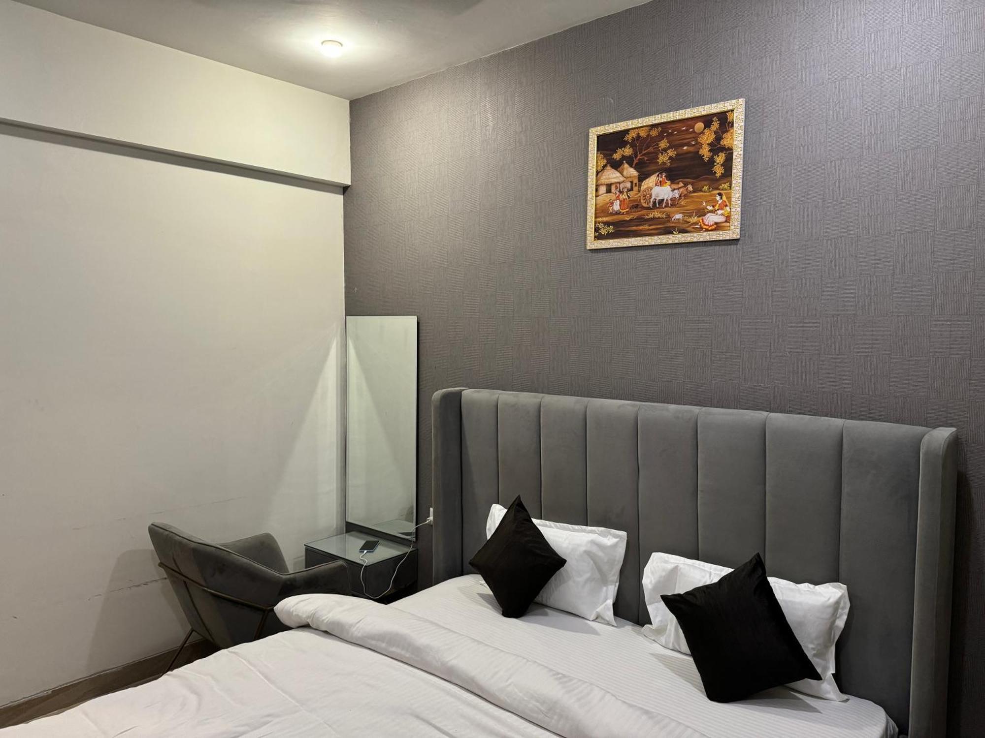 Nirvana By Triyatra Apartment *