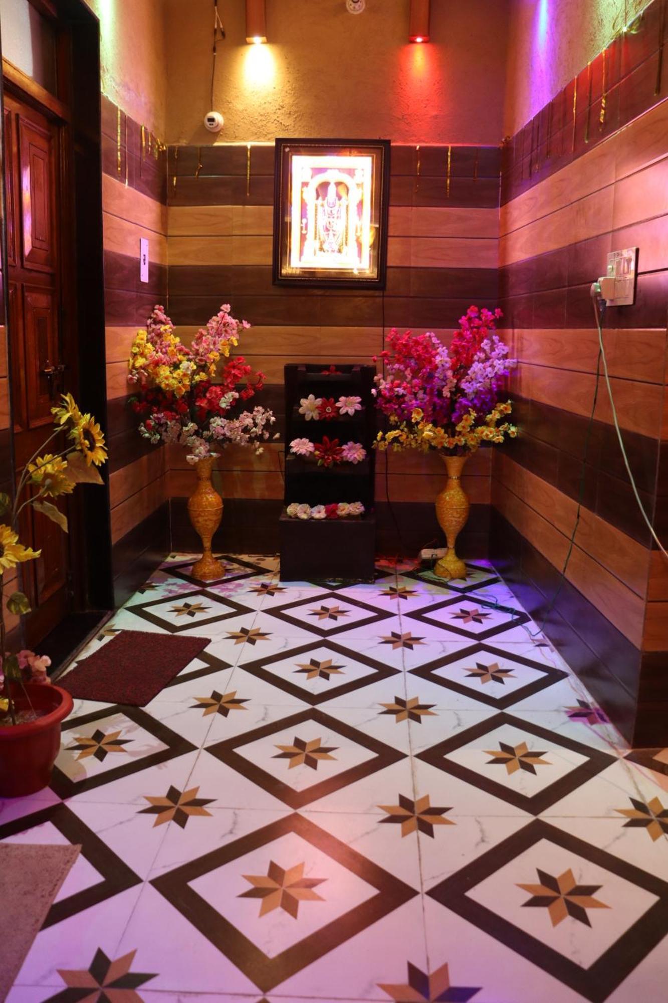 Tirupati Bhawan Guest house *