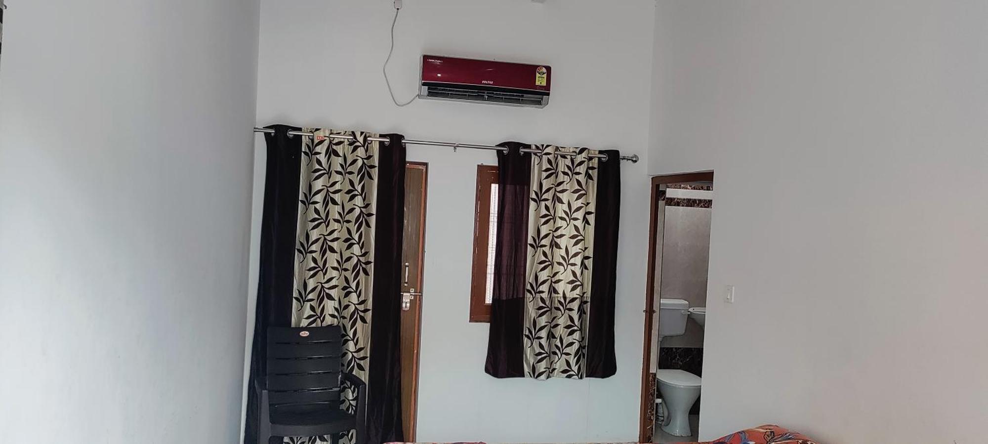 Nidhivan Homestay Guest house