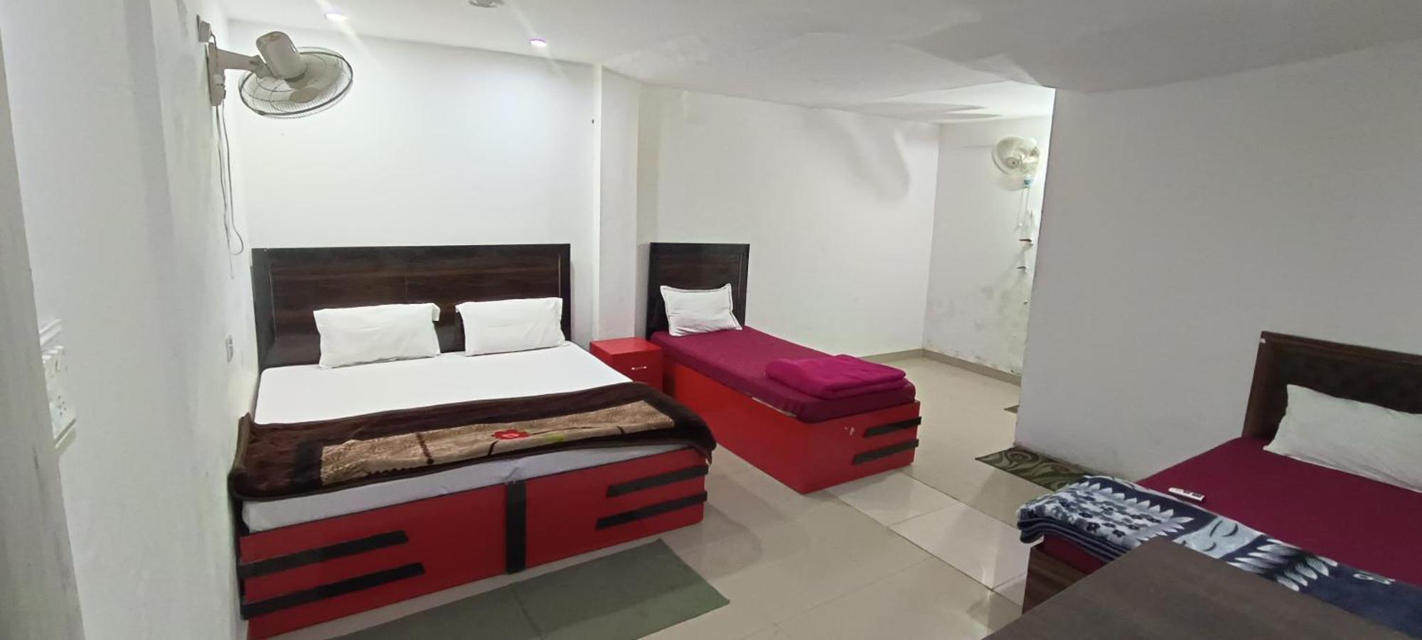 Mohit Guest house 4*