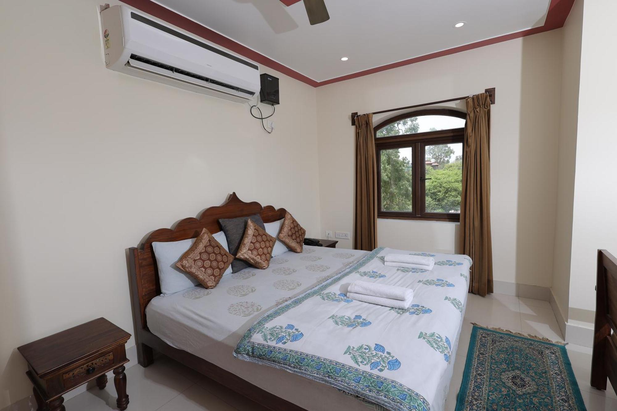 Mvt & Restaurant Hotel Vrindavan