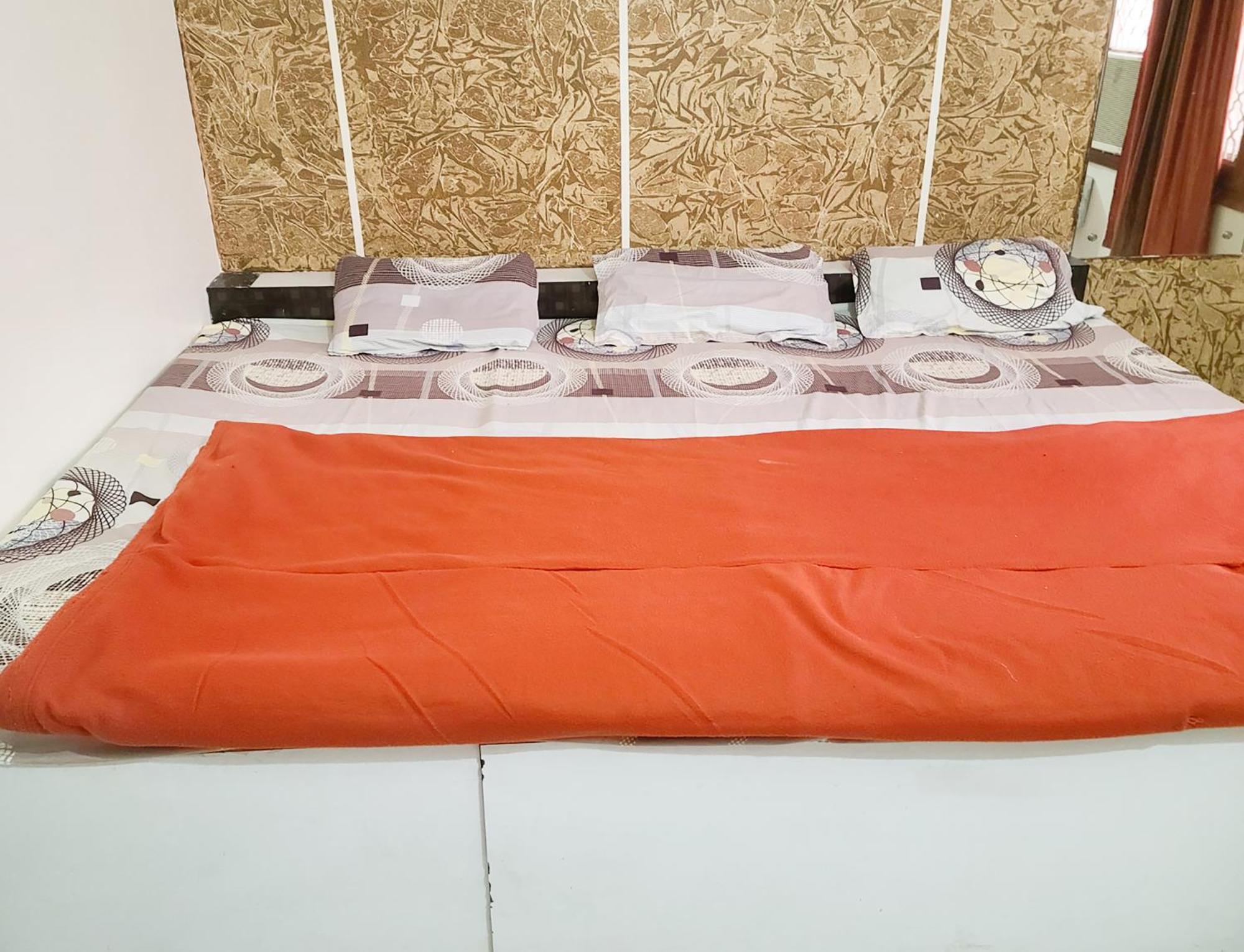 Krishnashrya Near Banke Bihari Temple Vrindavan
