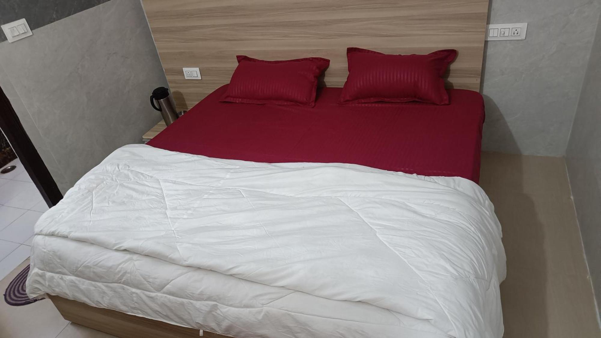 Apartment Radha Rachna *