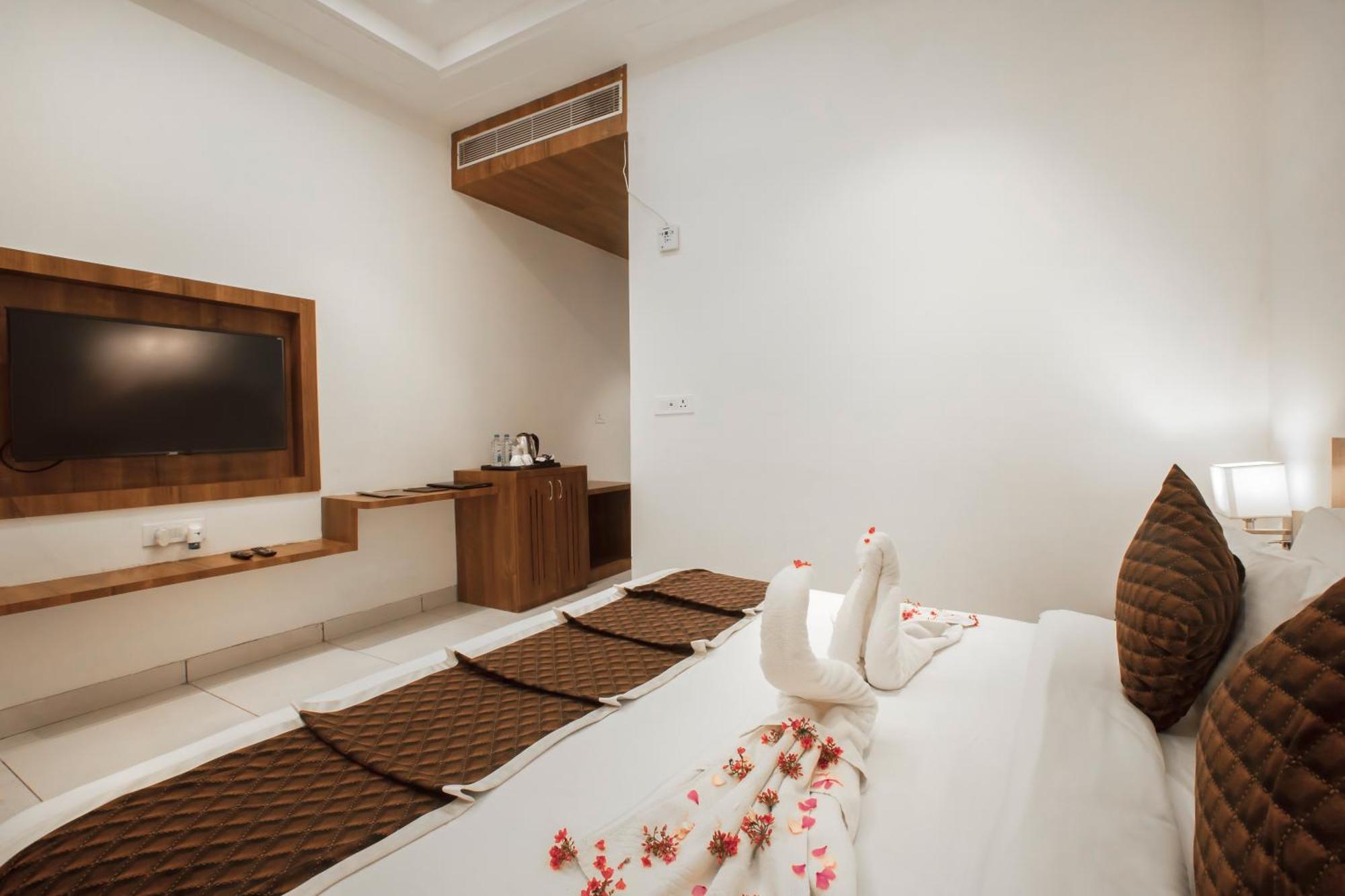 The Vrindwoods Hotel