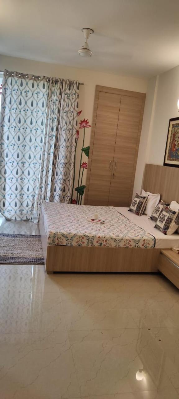 Vasudev Kutumb Atithi Devo Bava Apartment