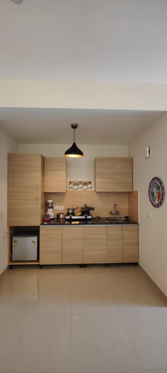Vasudev Kutumb Atithi Devo Bava Apartment