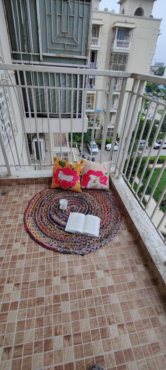 Apartment Vasudev Kutumb Atithi Devo Bava *