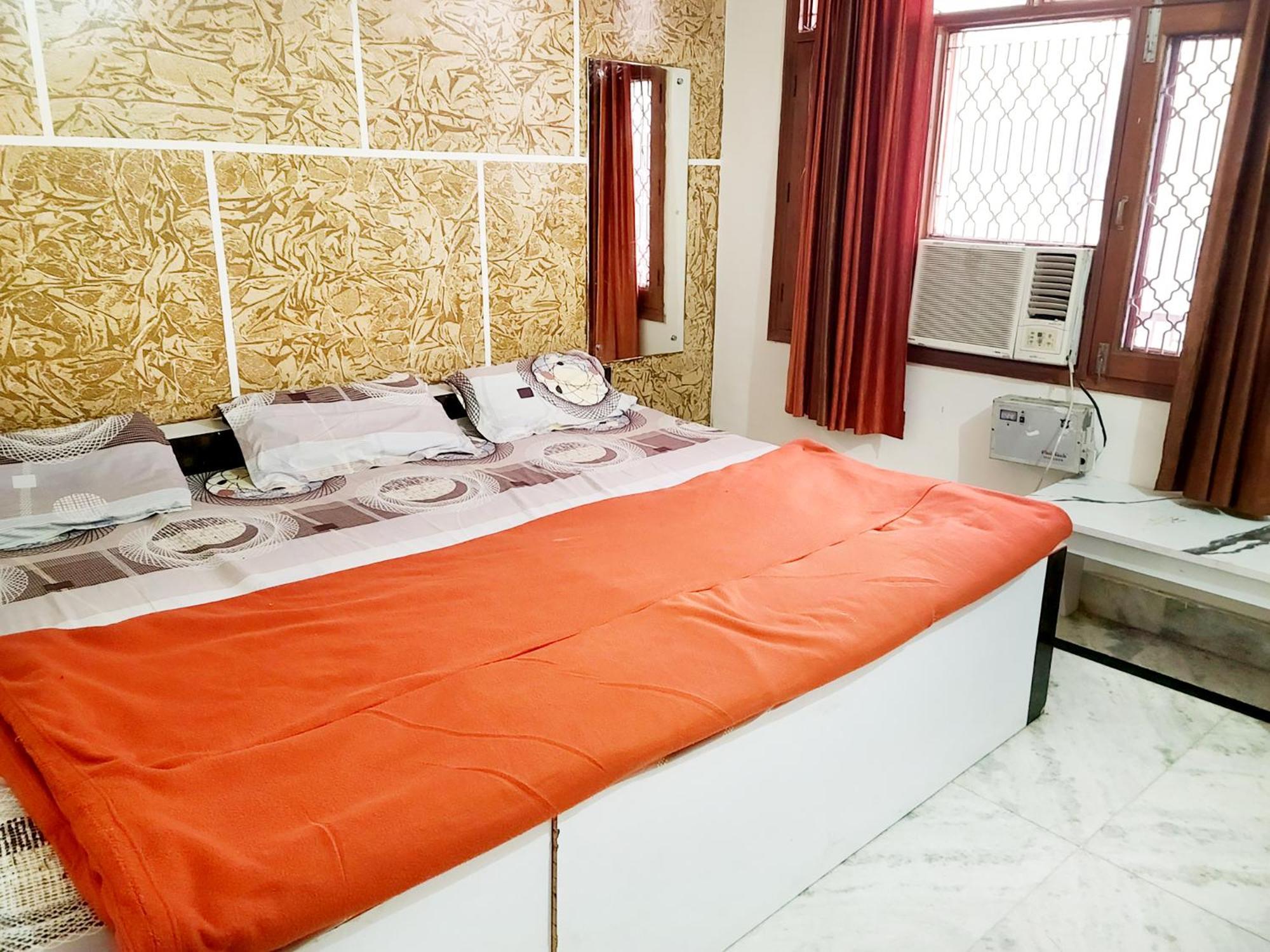 Bed & Breakfast Krishnashrya - Near Prem Mandir *