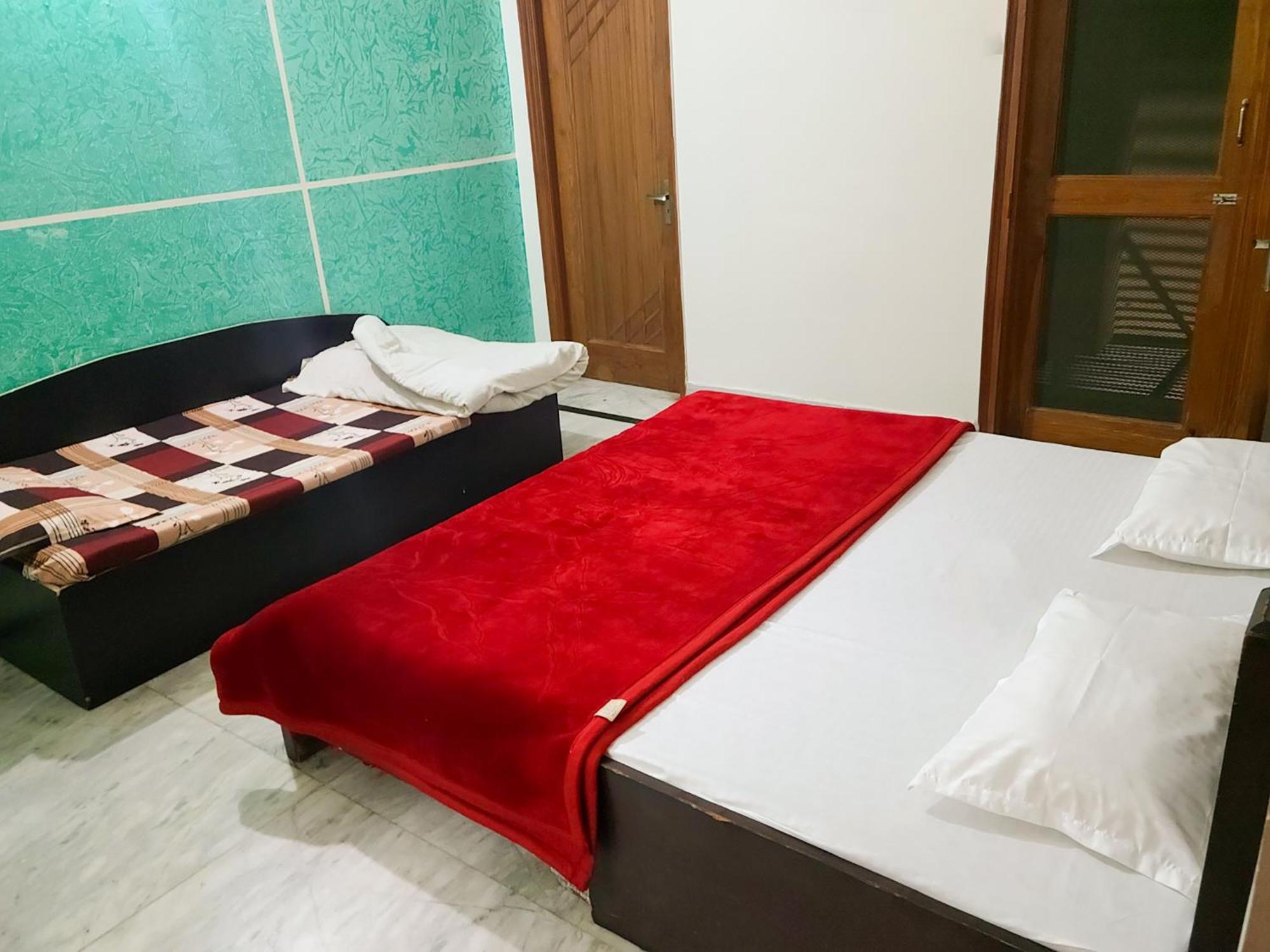 Bed & Breakfast Krishnashrya - Near Prem Mandir