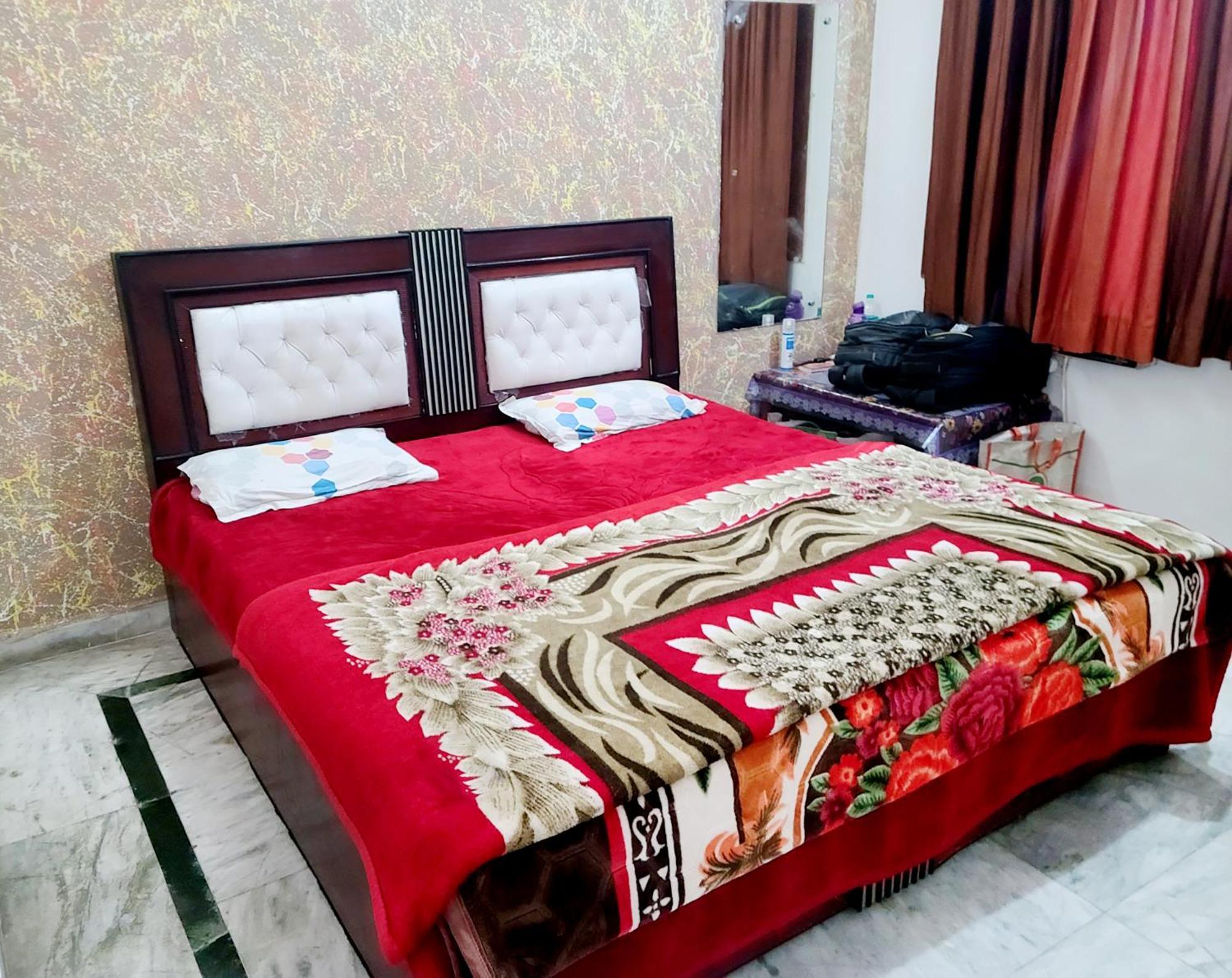Krishnashrya - Near Prem Mandir Bed & Breakfast Vrindavan