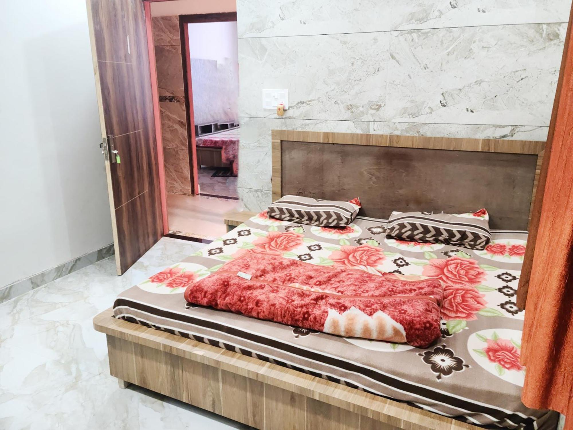 Krishnashrya - Near Prem Mandir Bed & Breakfast