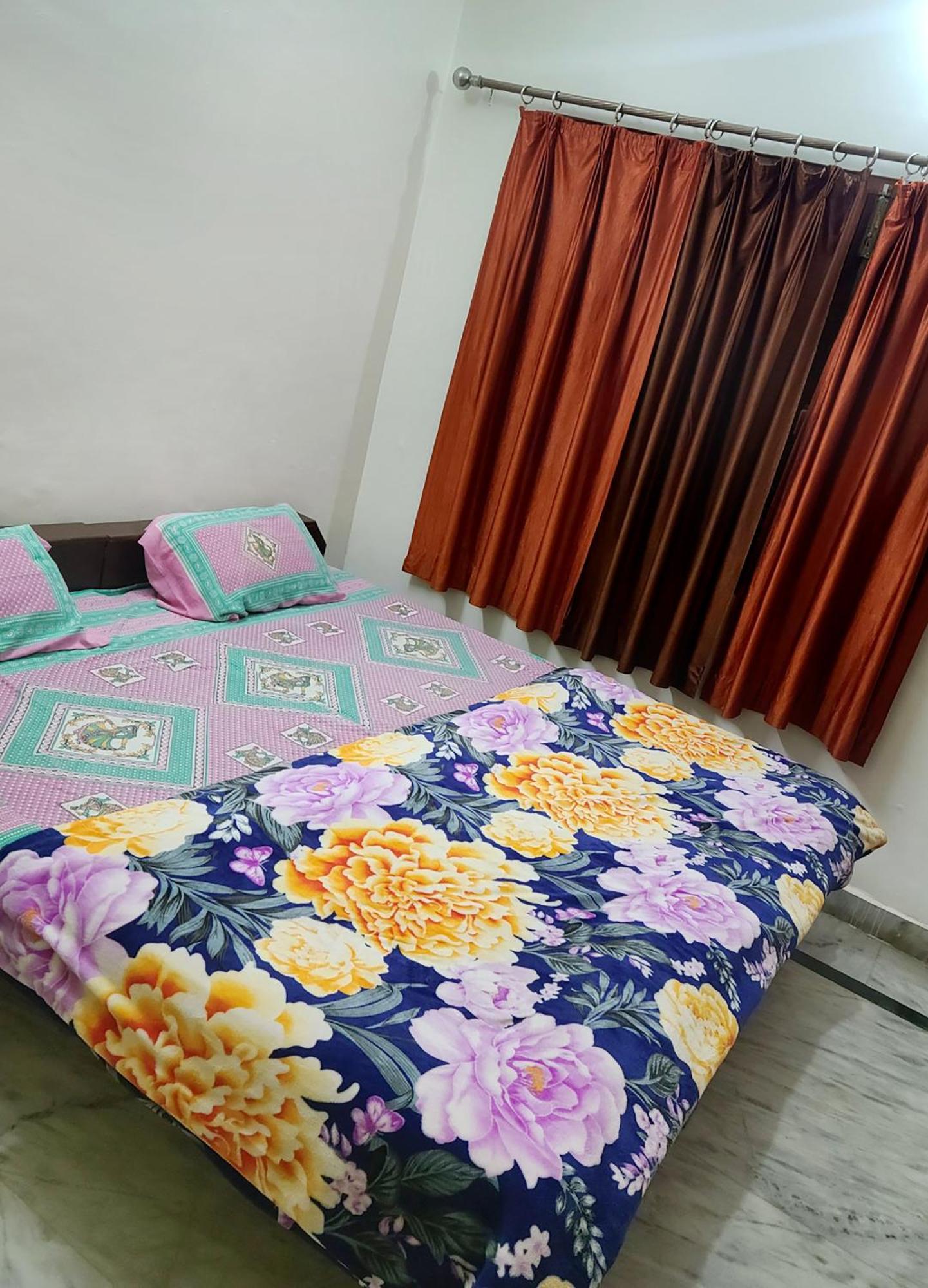 Krishnashrya - Near Prem Mandir * Vrindavan
