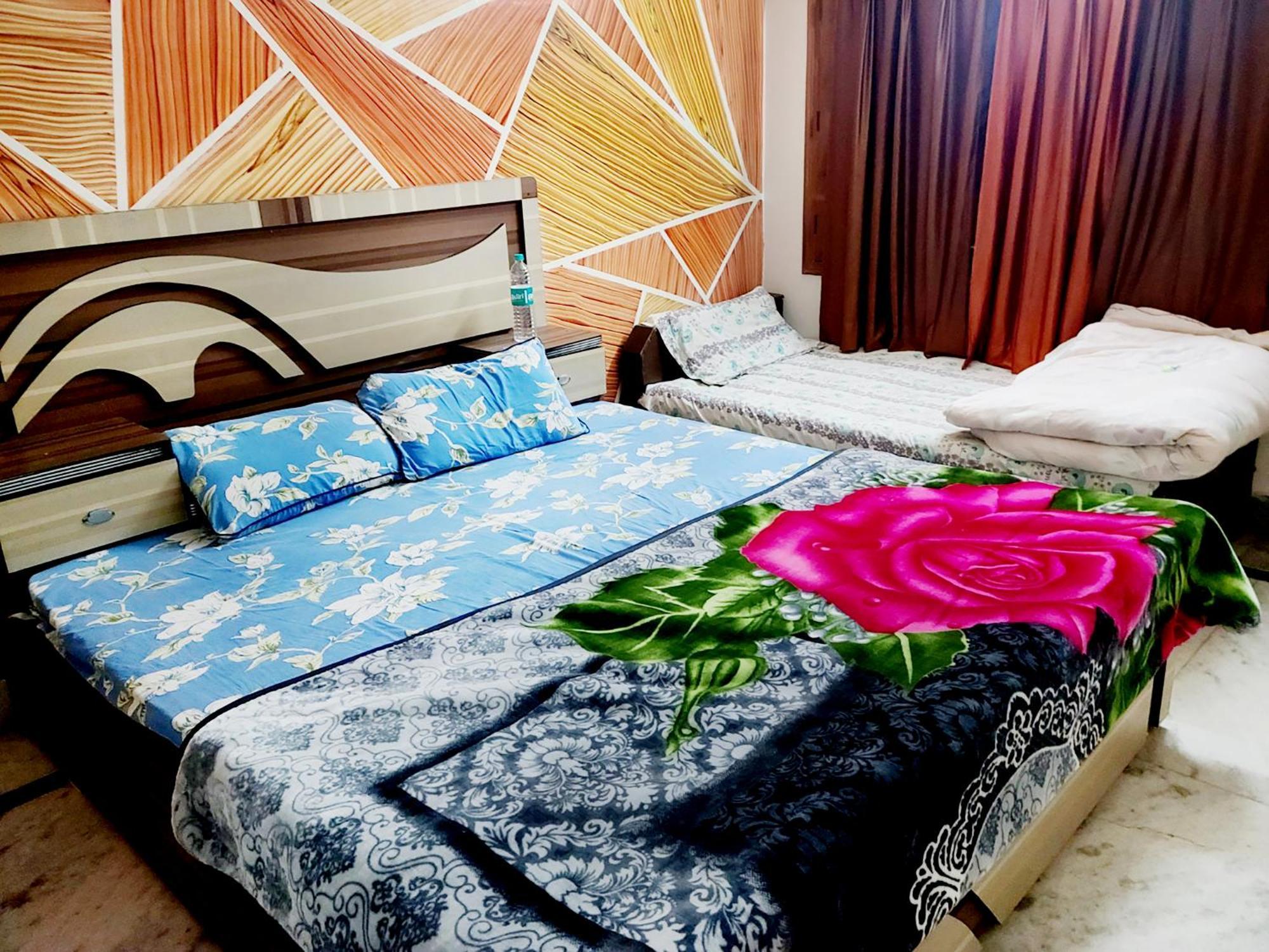 Bed & Breakfast Krishnashrya - Near Prem Mandir *