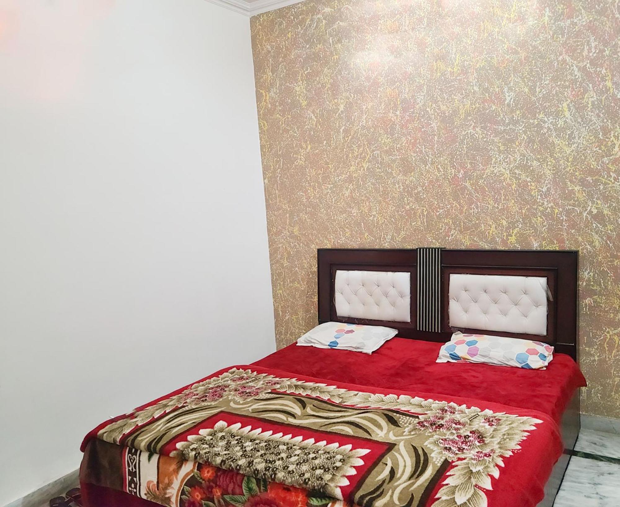 Bed & Breakfast Krishnashrya - Near Prem Mandir