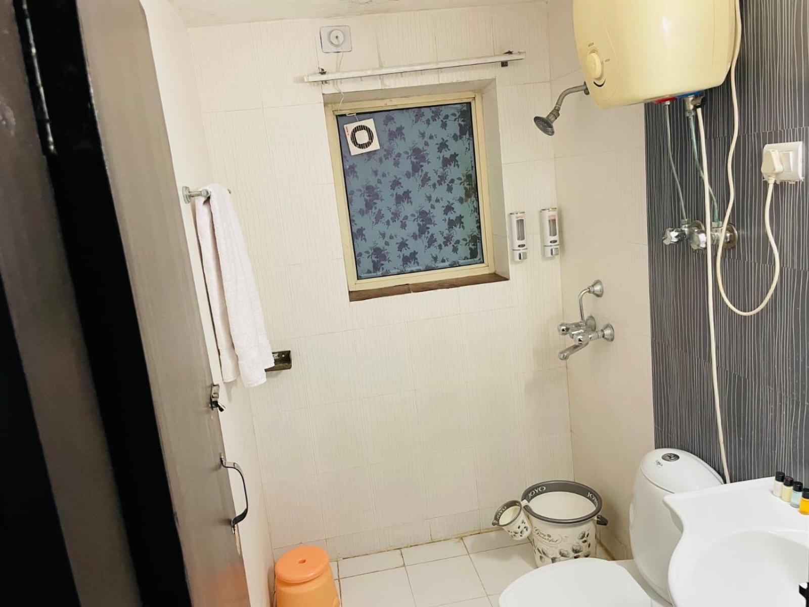 Visitorstayinn Apartment Vrindavan