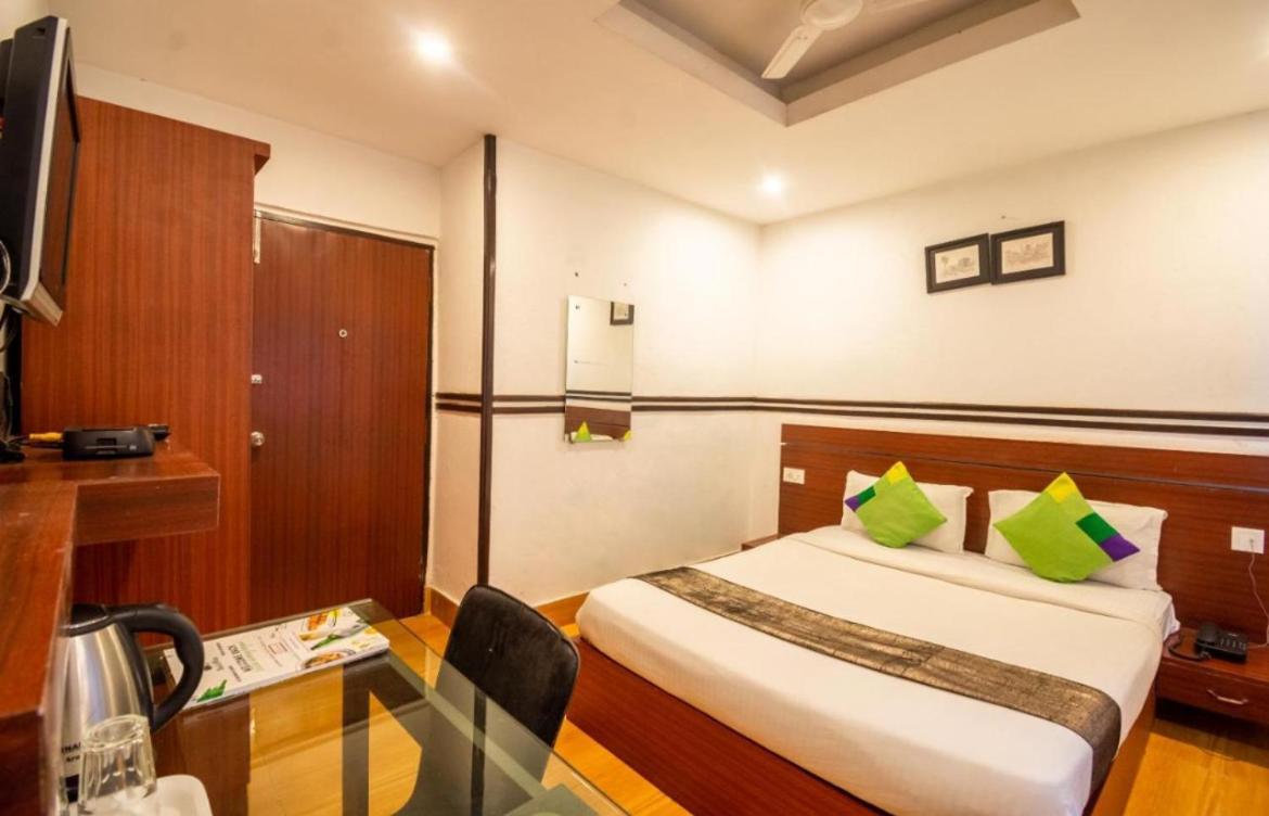 Gujarati Bhawan - Luxe - Near Prem Mandir Guest house *