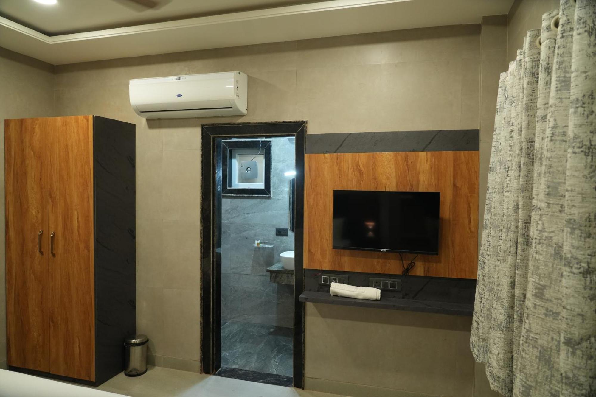 Maa Vindhyachal Dham Hotel 3*